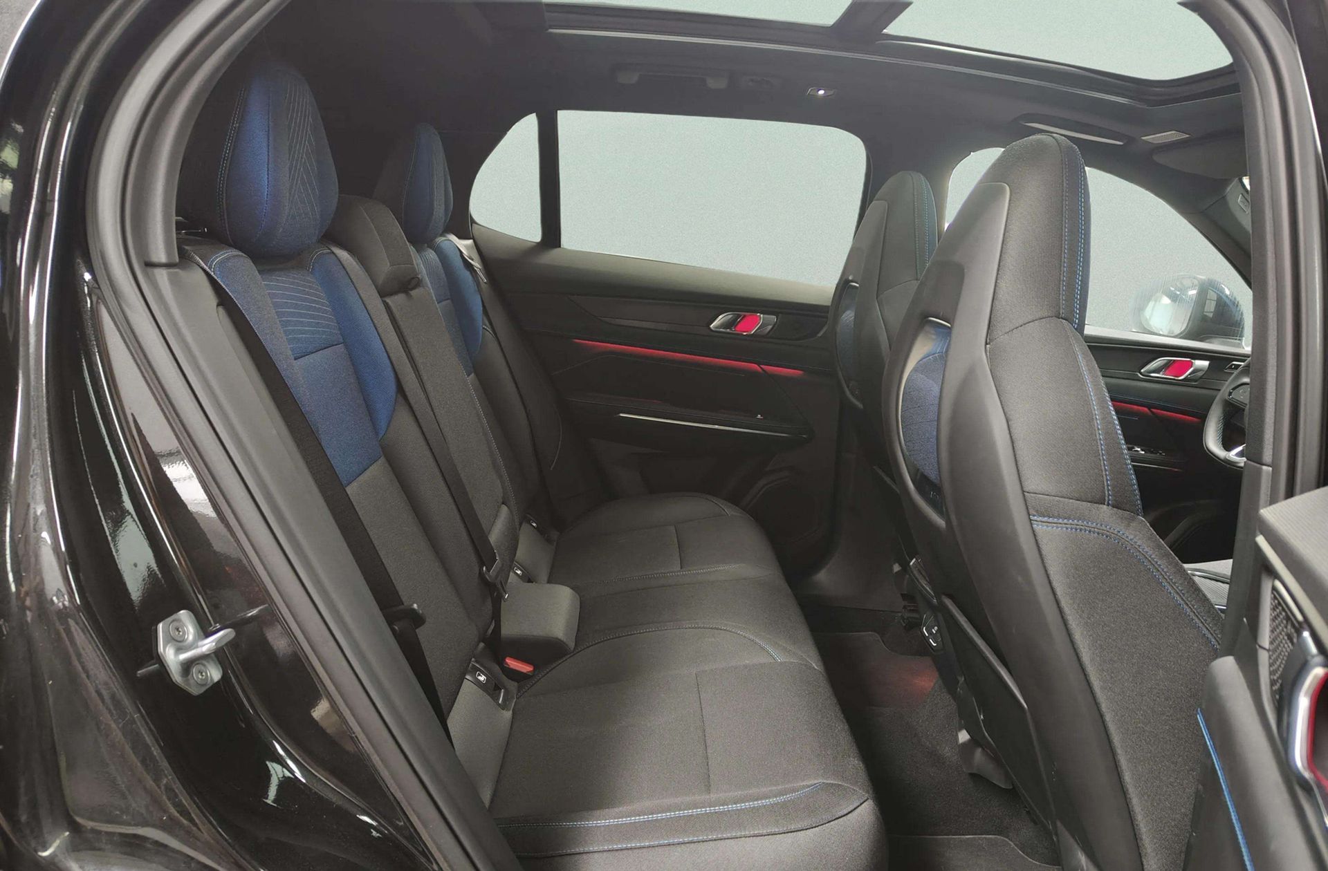 Lynk & Co 01 1.5 PHEV - foto 26