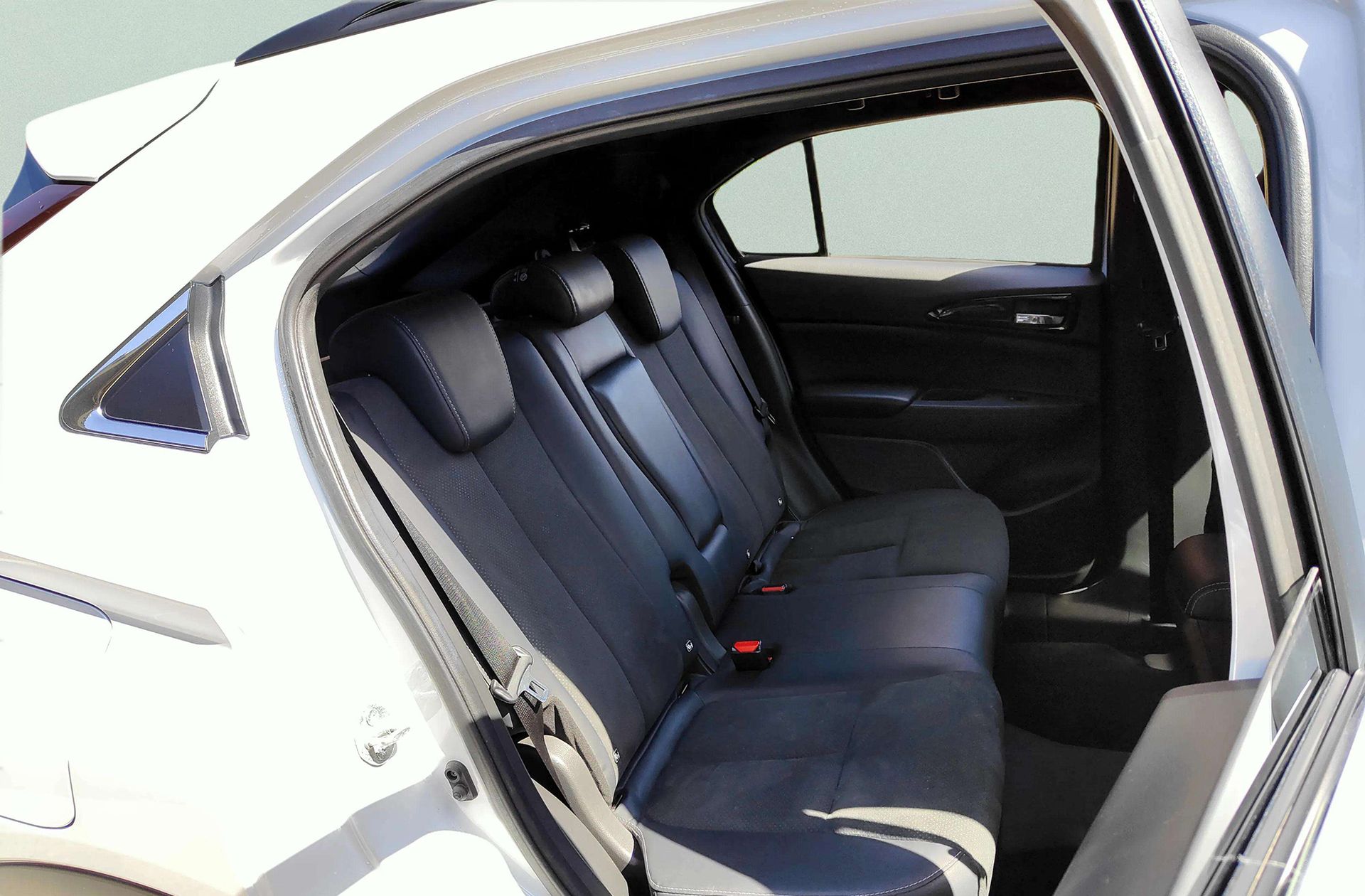 Mitsubishi Eclipse Cross 2.4 PHEV Kaiteki 4WD - foto 18