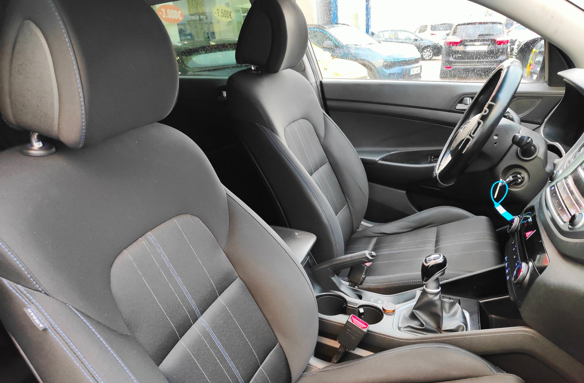 Hyundai Tucson 1.6 GDI BlueDrive Essence 4x2 - foto 14