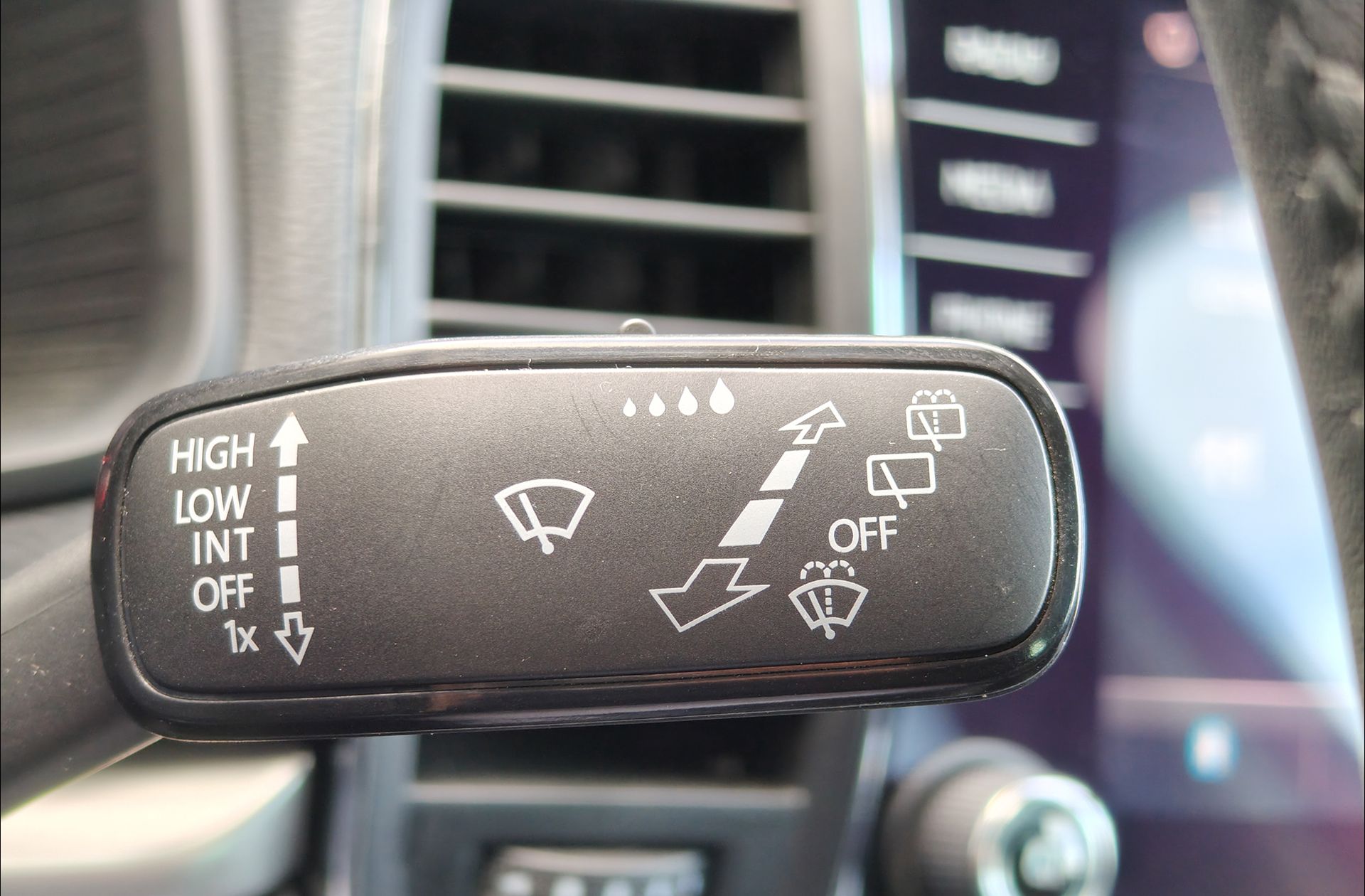 Škoda Karoq 2.0 TDI Selection - foto 29