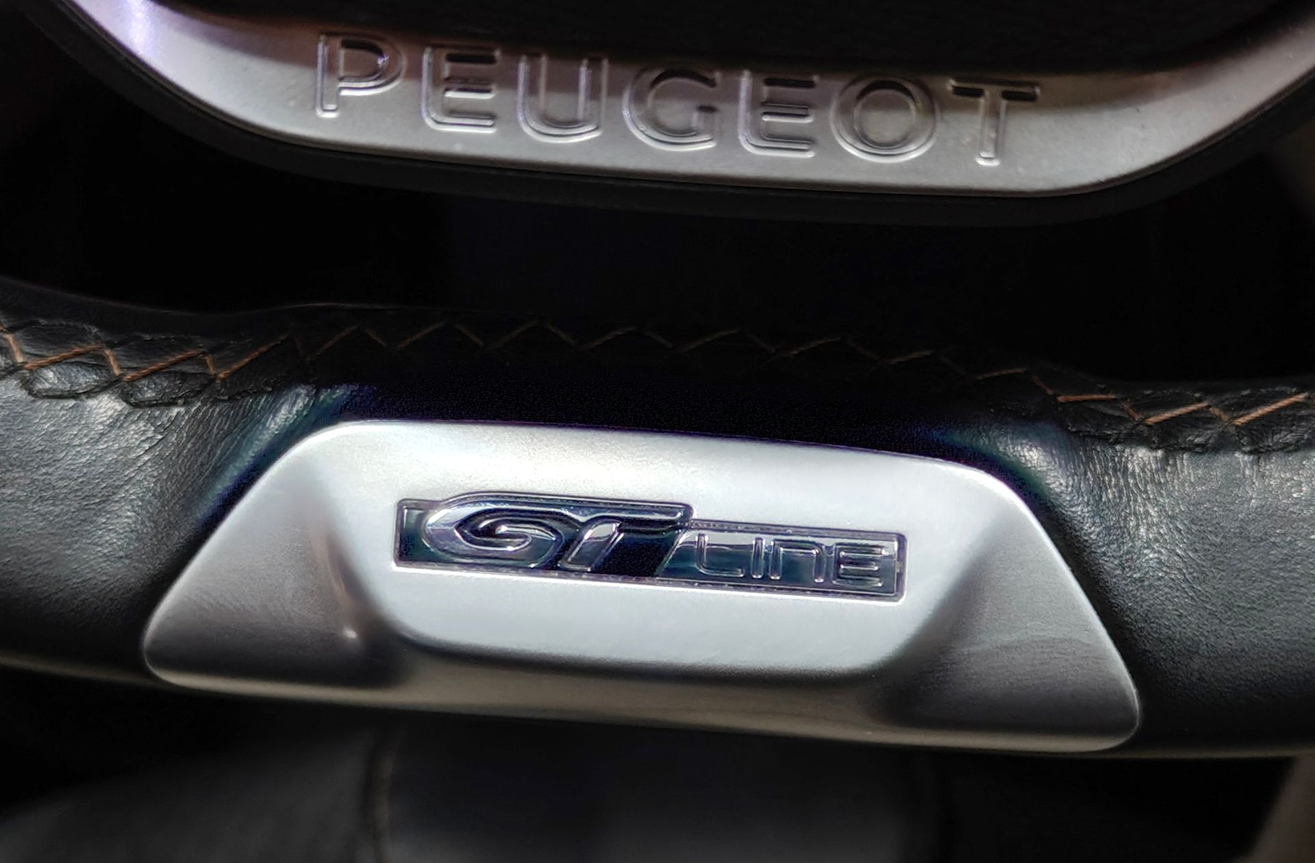 Peugeot 3008 PureTech 130 GT Line - foto 32