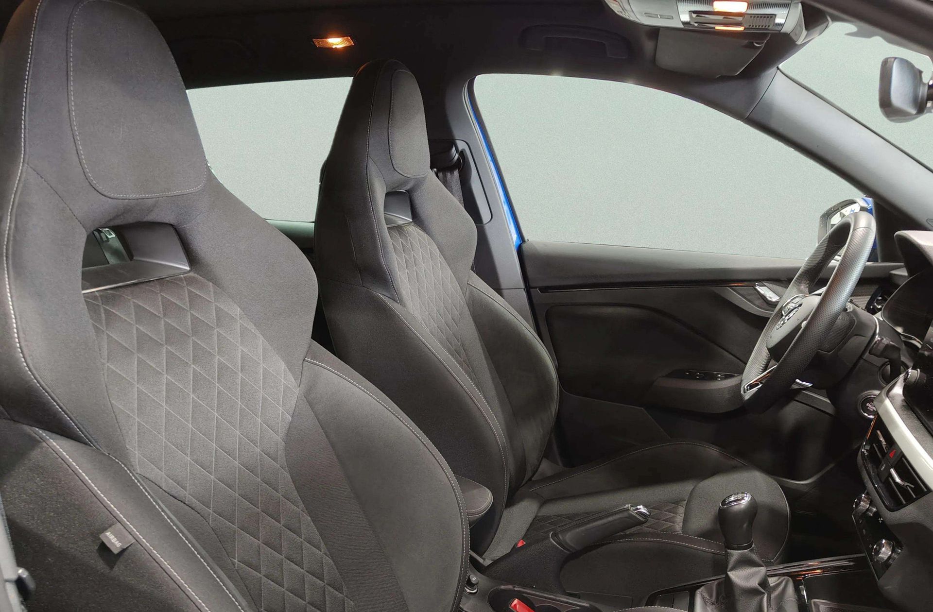Škoda Kamiq 1.0 TSI Sport - foto 20