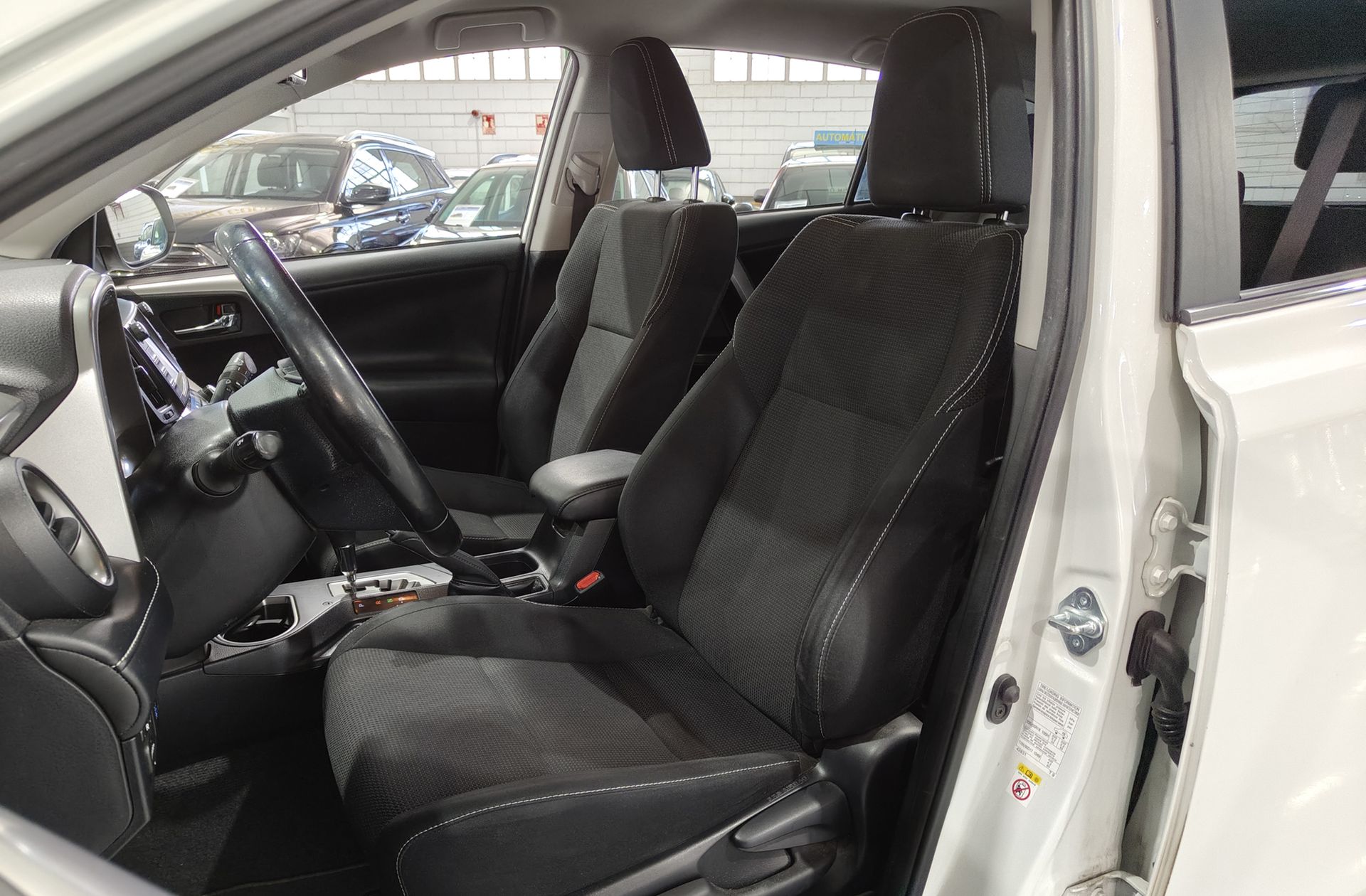 Toyota RAV4 2.5l hybrid Advance 2WD - foto 10
