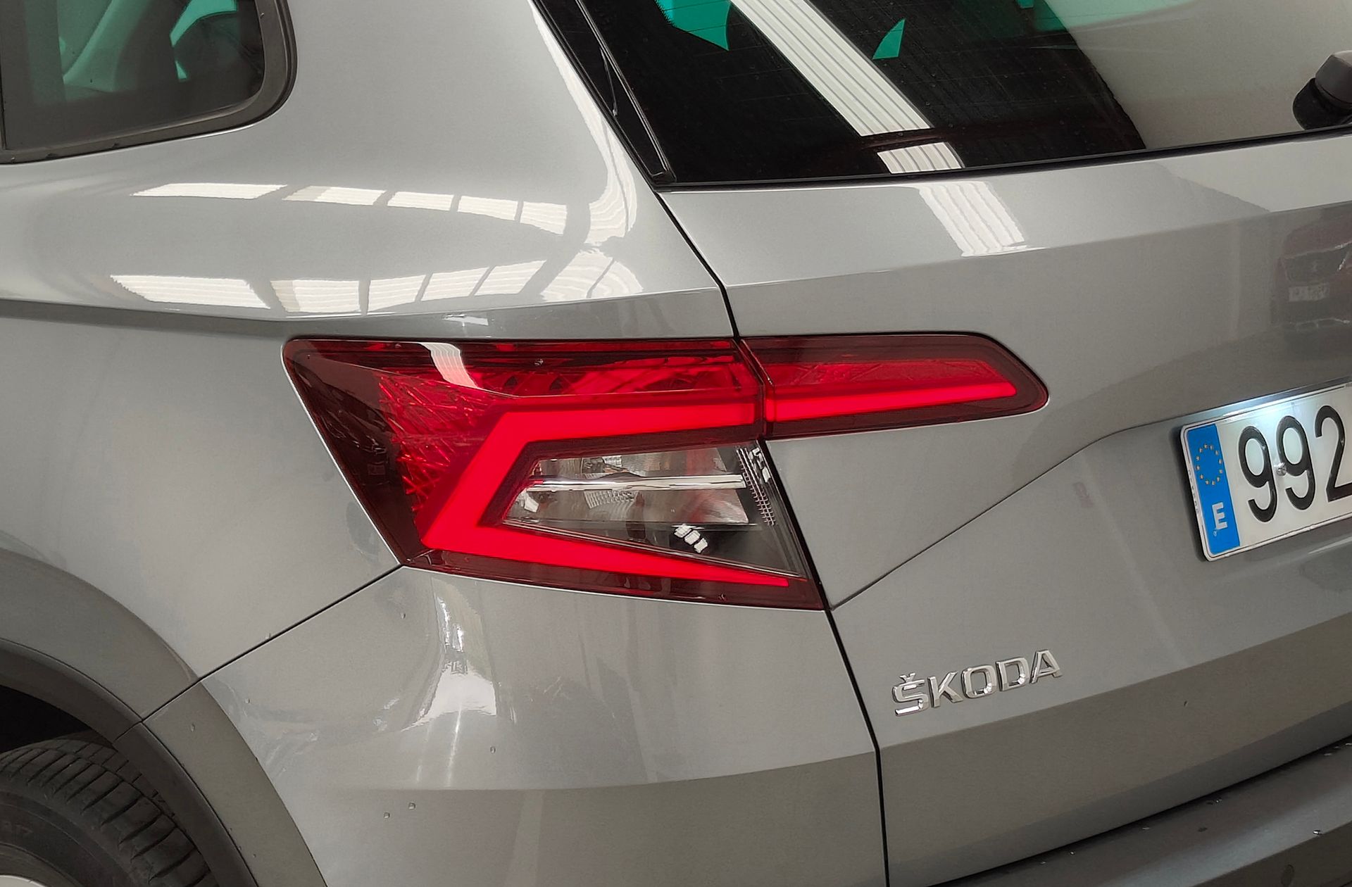 Škoda Karoq 1.5 TSI ACT Ambition DSG - foto 17