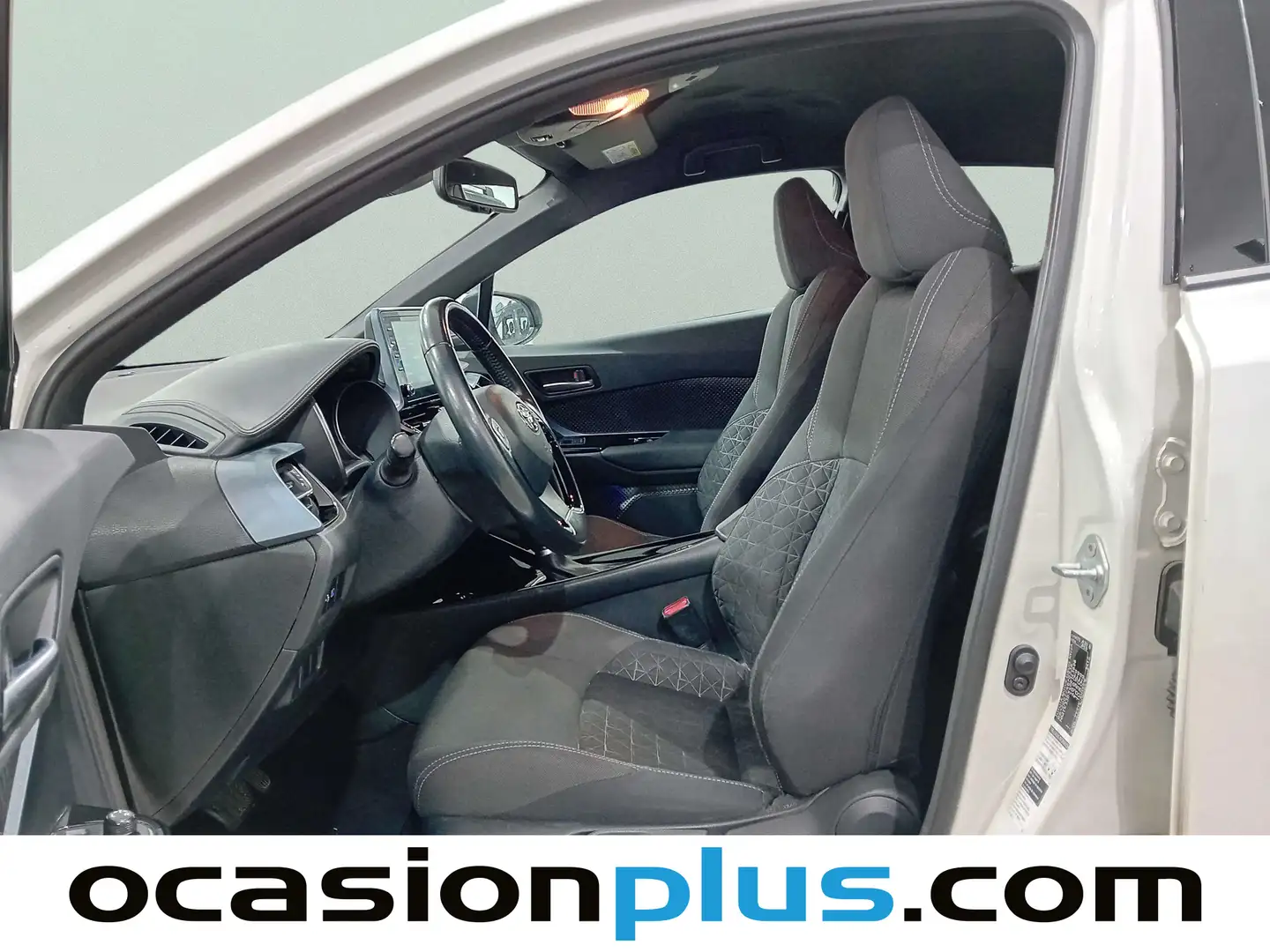 Foto Toyota C-HR Toyota C-HR 1.8 125H Advance (122 CV)