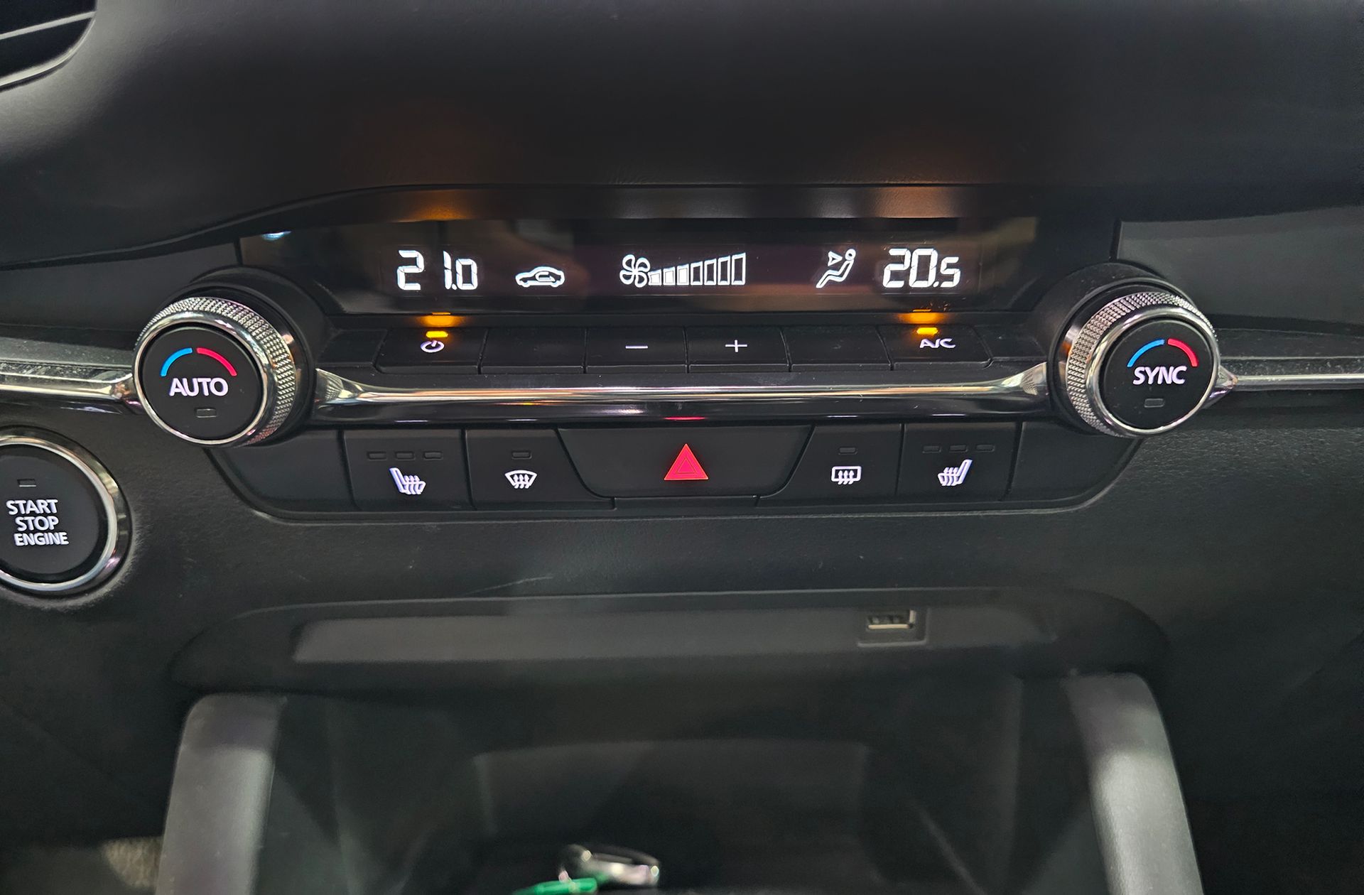 Mazda Mazda3 2.0 Sedan Skyactiv-G Zenith Safety Black - foto 37