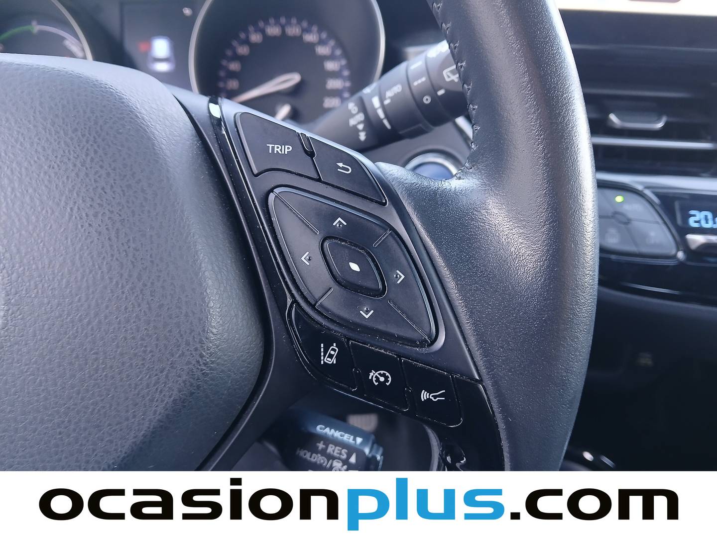 Equipamiento del Toyota C-HR Toyota C-HR 1.8 125H Advance (122 CV)