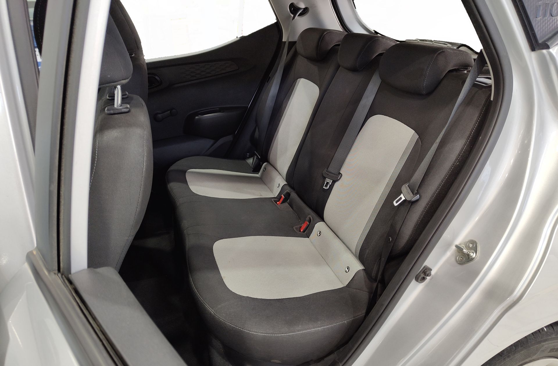 Hyundai i10 1.0 Essence - foto 9
