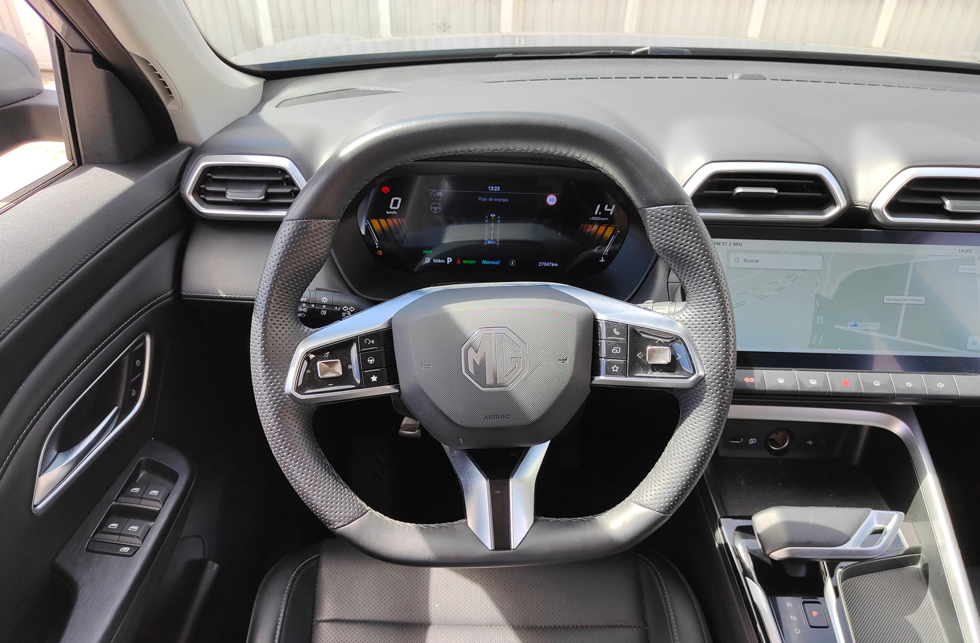 MG ZS 1.5 Hybrid+ Luxury - foto 24