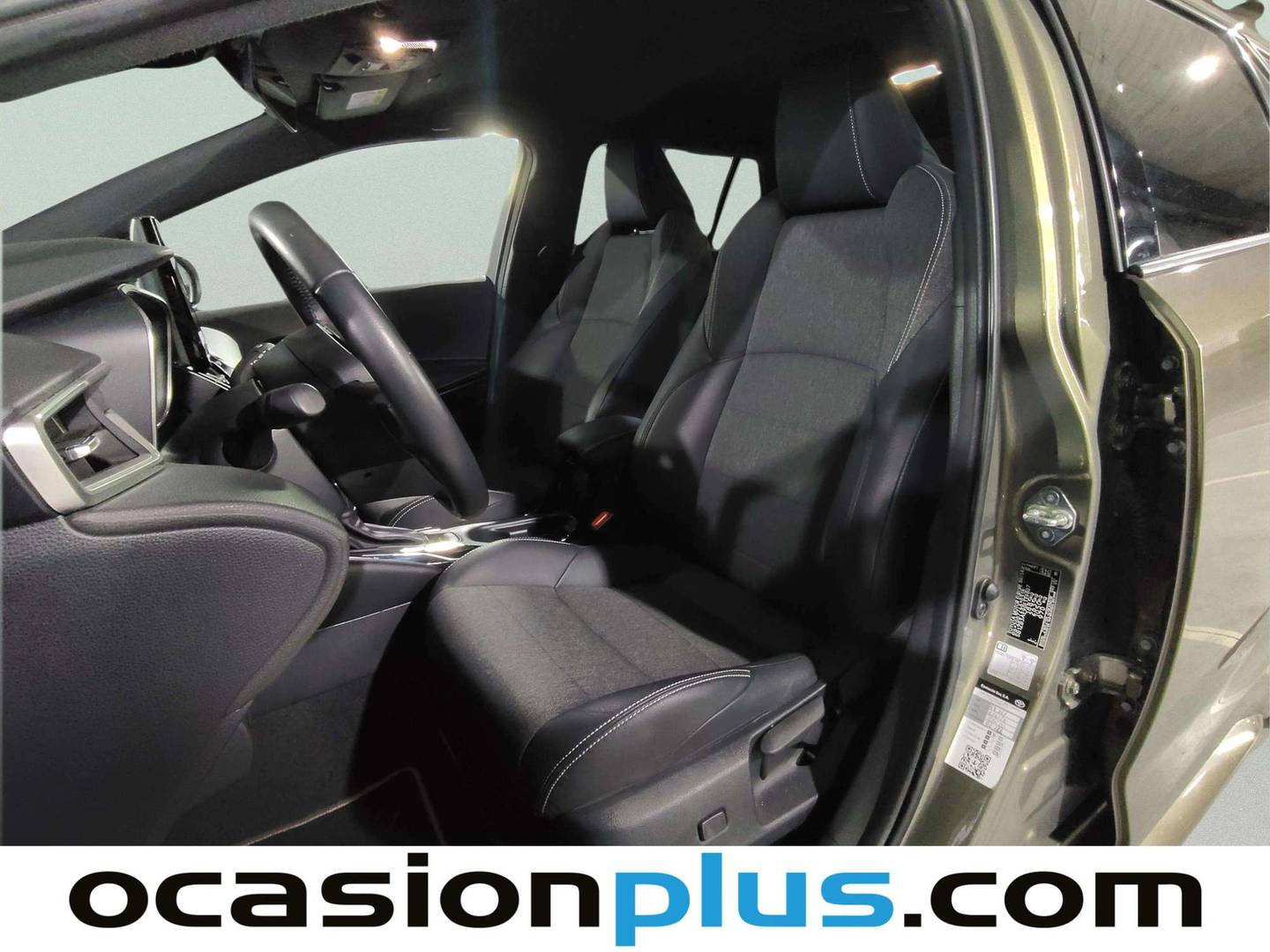 Foto asientos traseros Toyota Corolla Toyota Corolla 140H Touring Sport Style Edition Auto (140 CV)