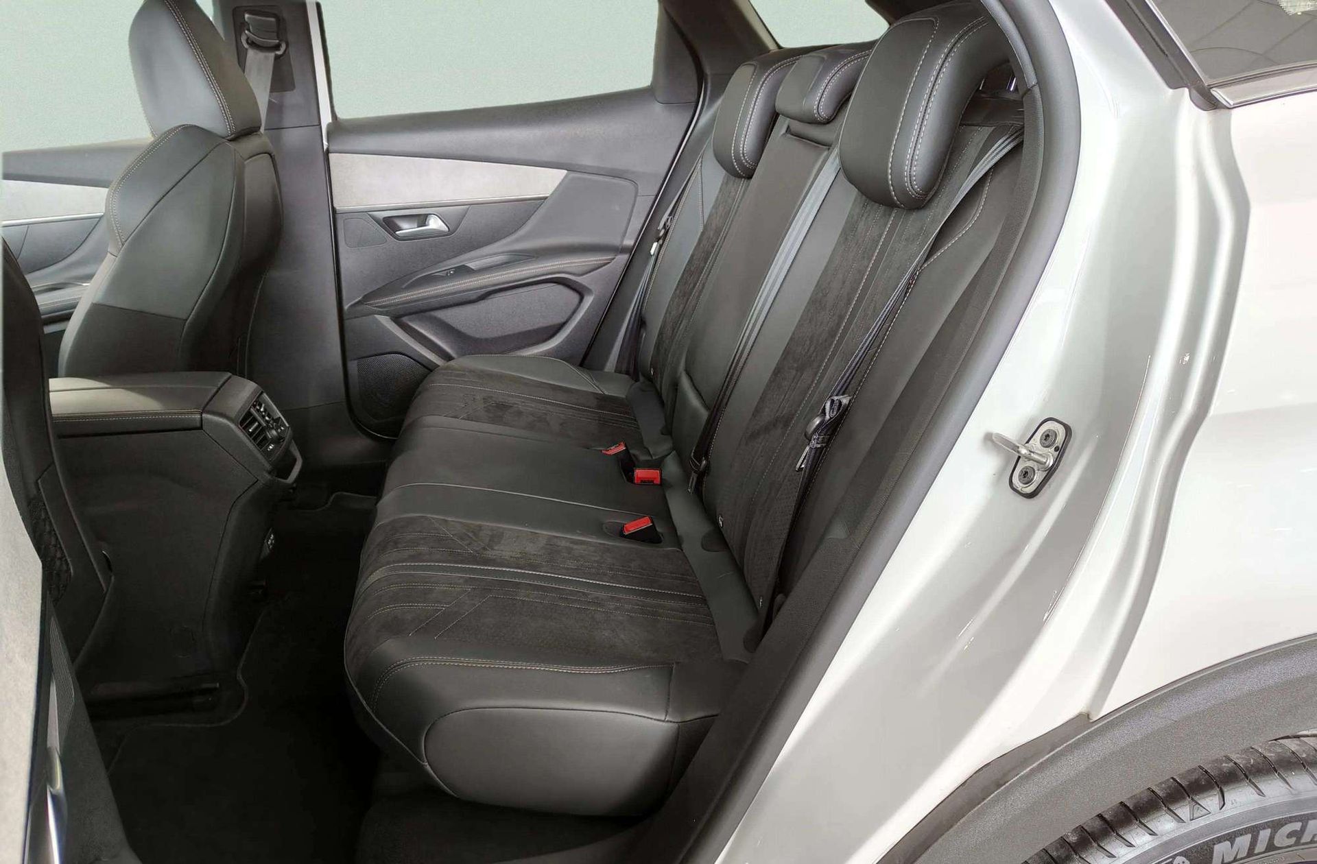 Peugeot 3008 BlueHDi 130 GT EAT8 - foto 16