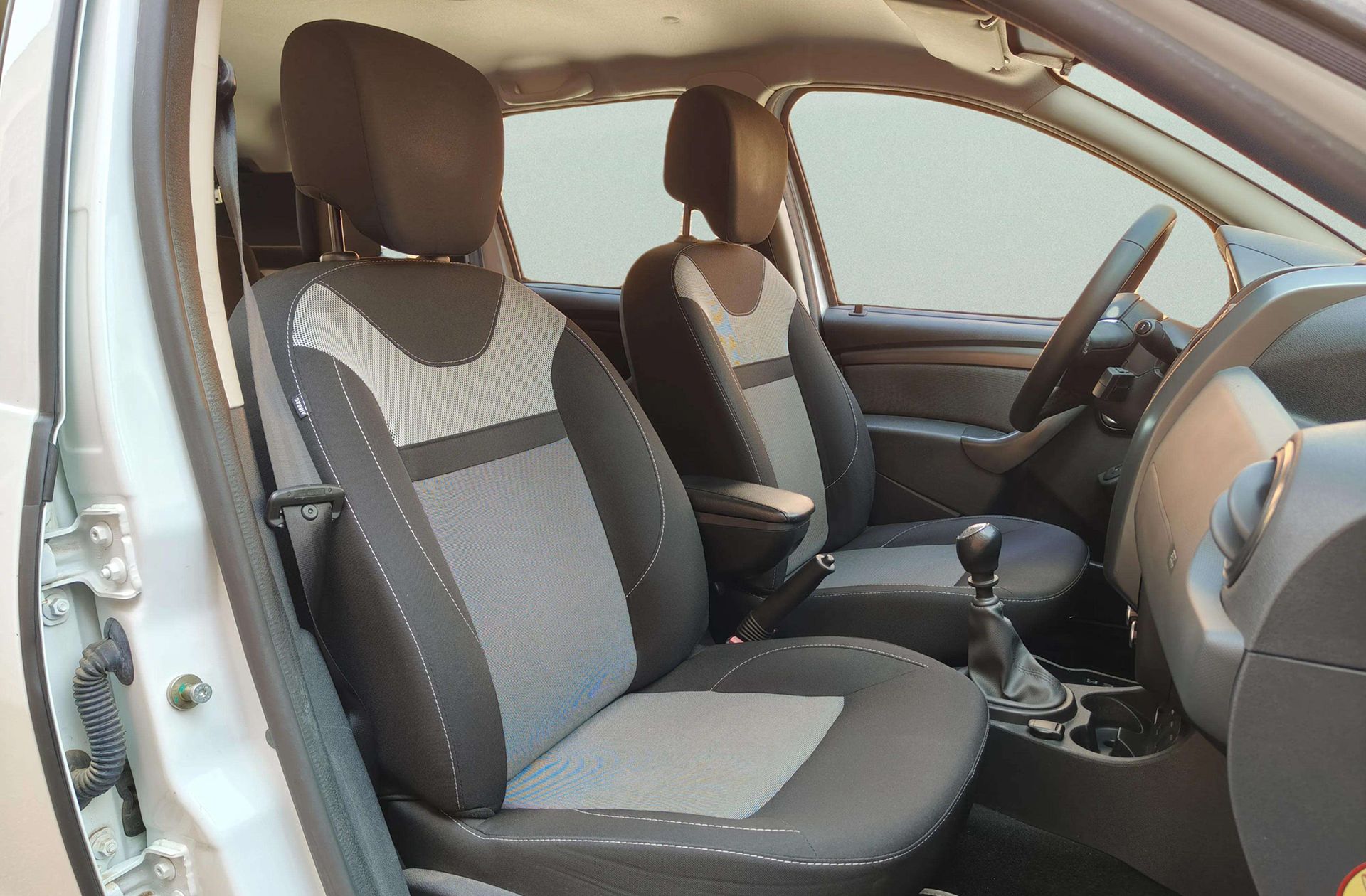 Dacia Duster Laureate TCe 4x2 - foto 13