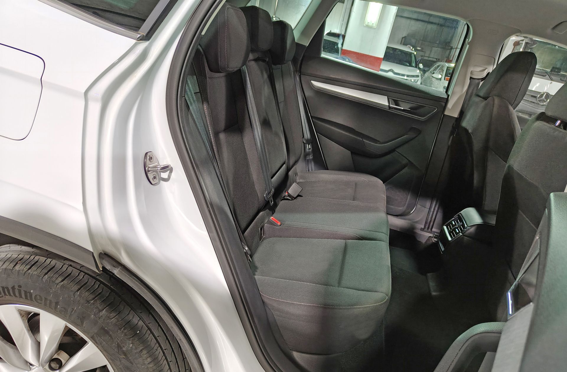 Škoda Karoq 2.0 TDI Selection - foto 14