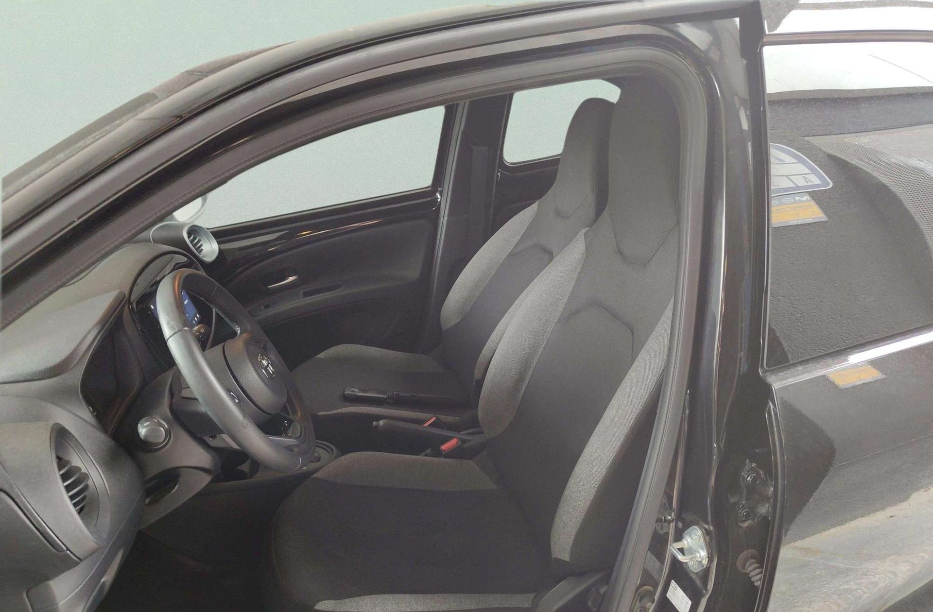Toyota Aygo X 1.0 VVT-I Play - foto 11