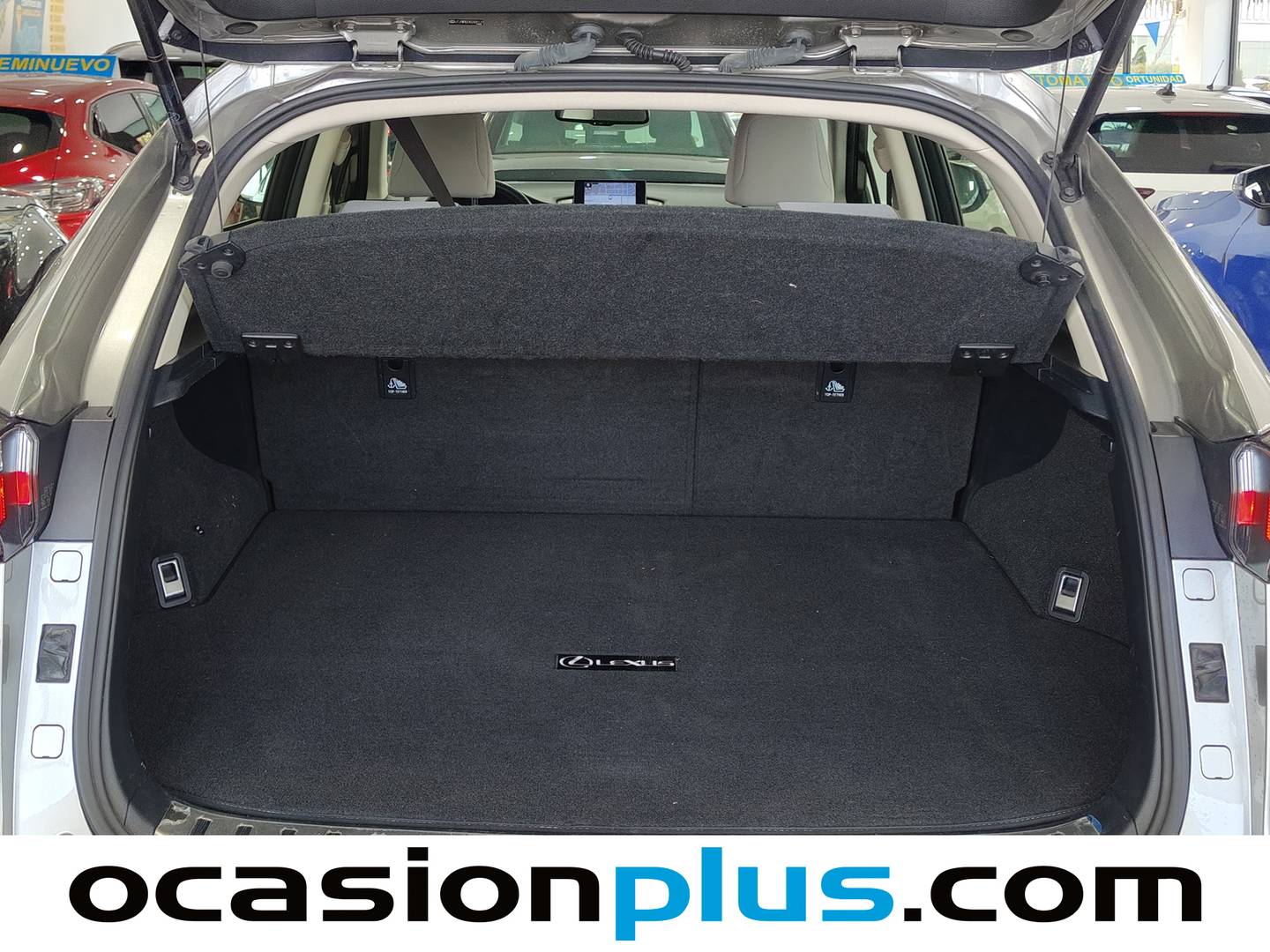 Foto asientos delanteros Lexus NX Lexus NX 300h Corporate 2WD + Navibox (197 CV)