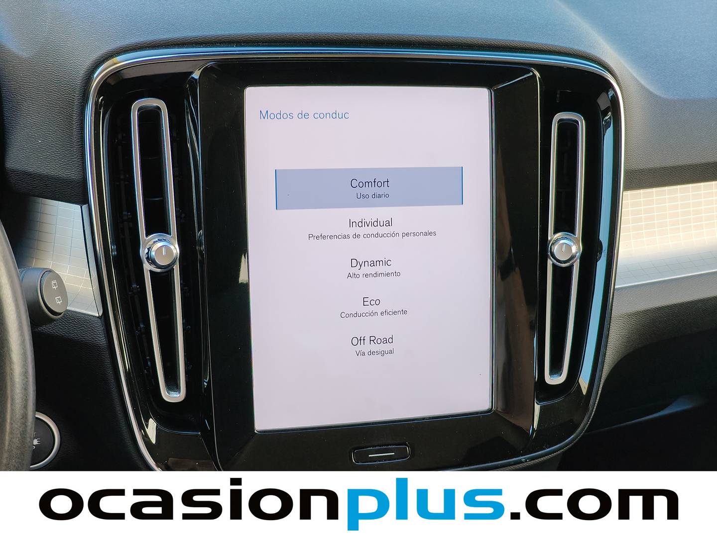 Acabados Volvo XC40 Volvo XC40 T3 Momentum Pro Auto  (163 CV)