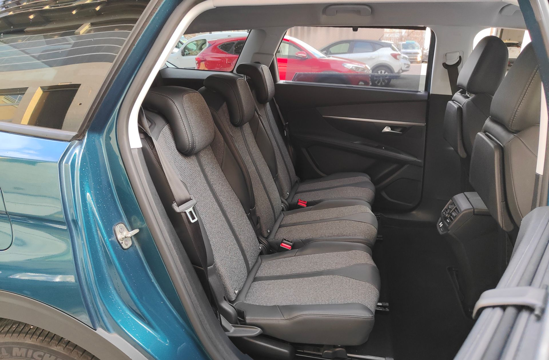 Peugeot 5008 BlueHDi 130 Allure EAT8 7 plazas - foto 20