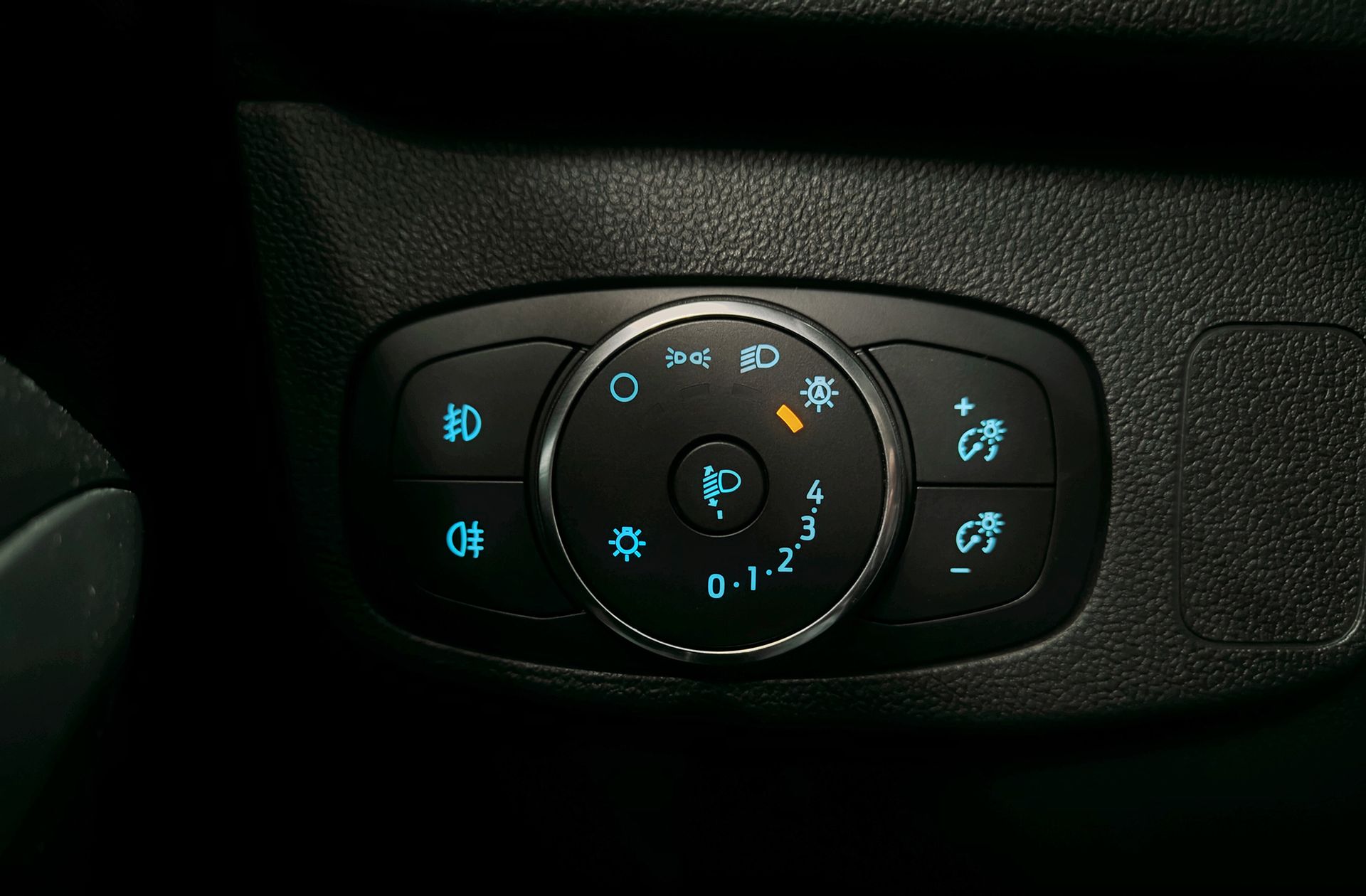 Ford Focus 1.0 EcoBoost MHEV ST-Line - foto 26