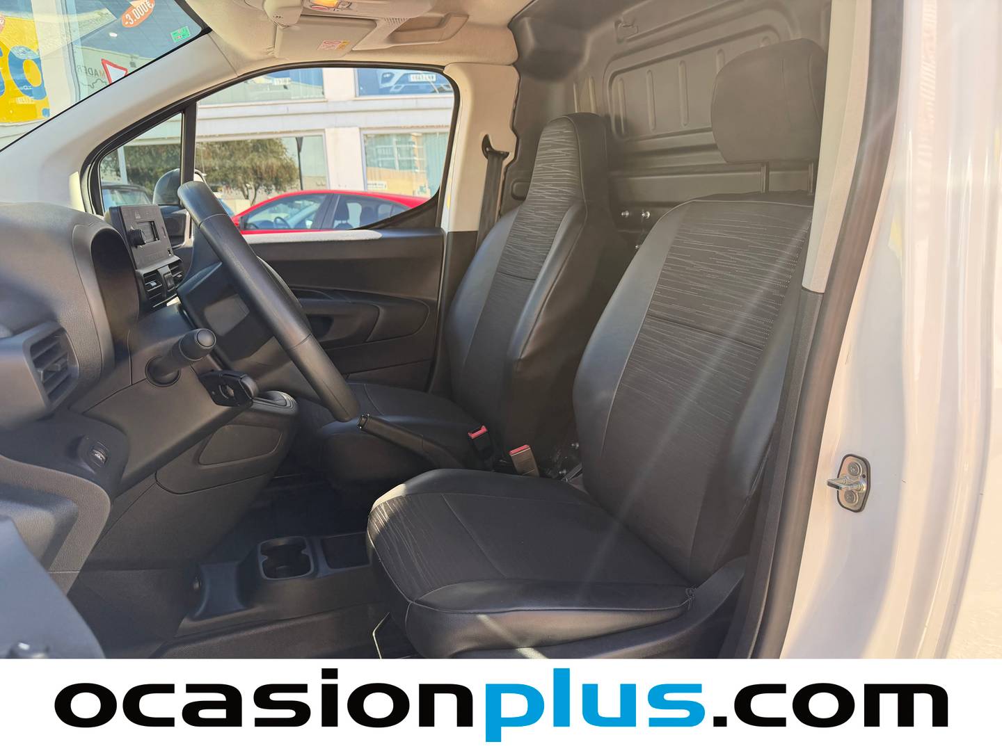 Foto asientos delanteros Citroën Berlingo Citroën Berlingo Furgon BlueHDi 100 Talla M Control (102 CV)