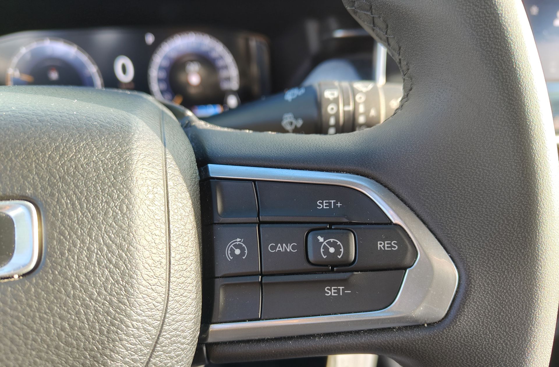 Jeep Compass 1.5 MHEV eHybrid Longitude DCT - foto 26