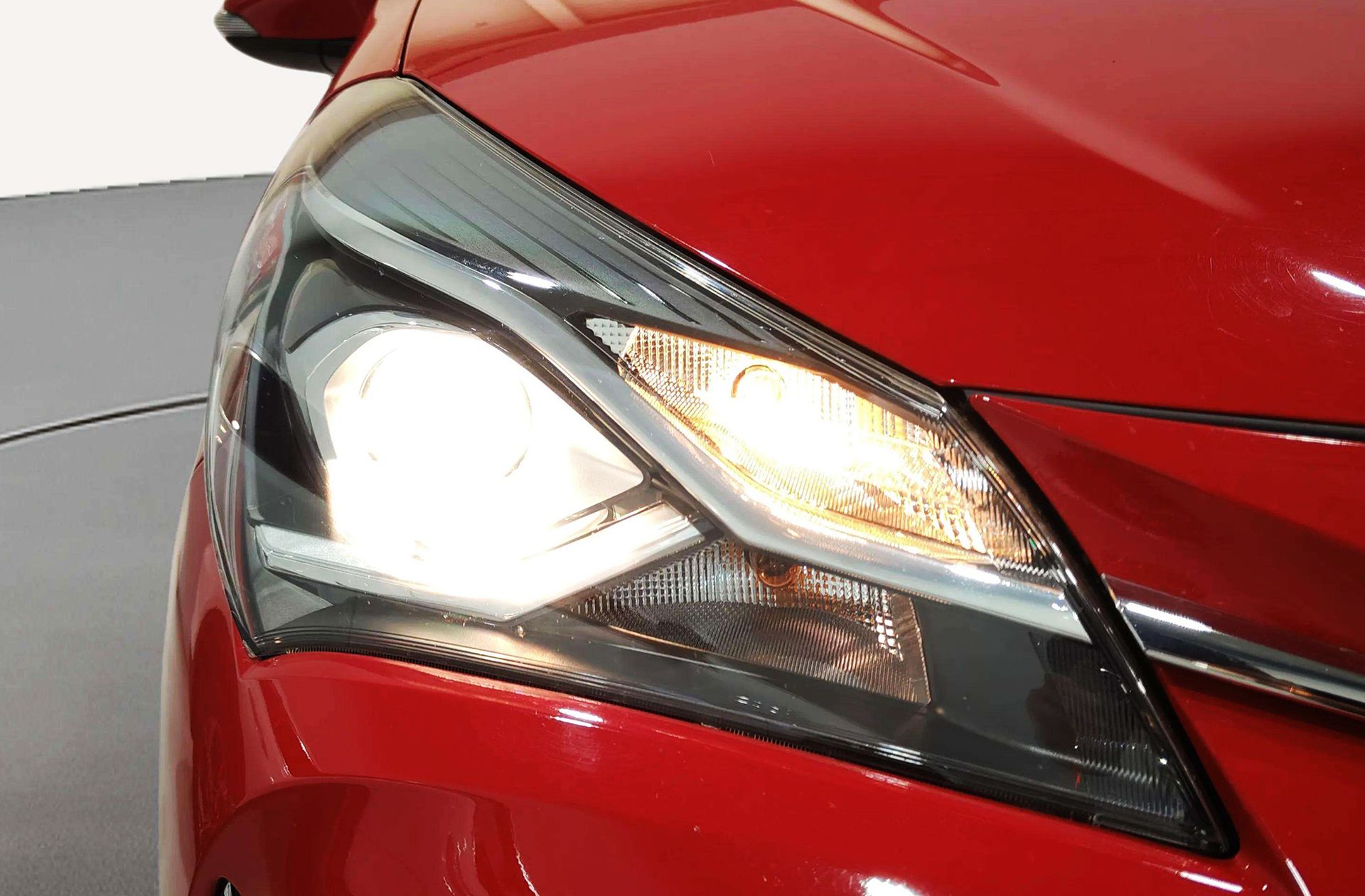 Toyota Yaris 70 Active - foto 12