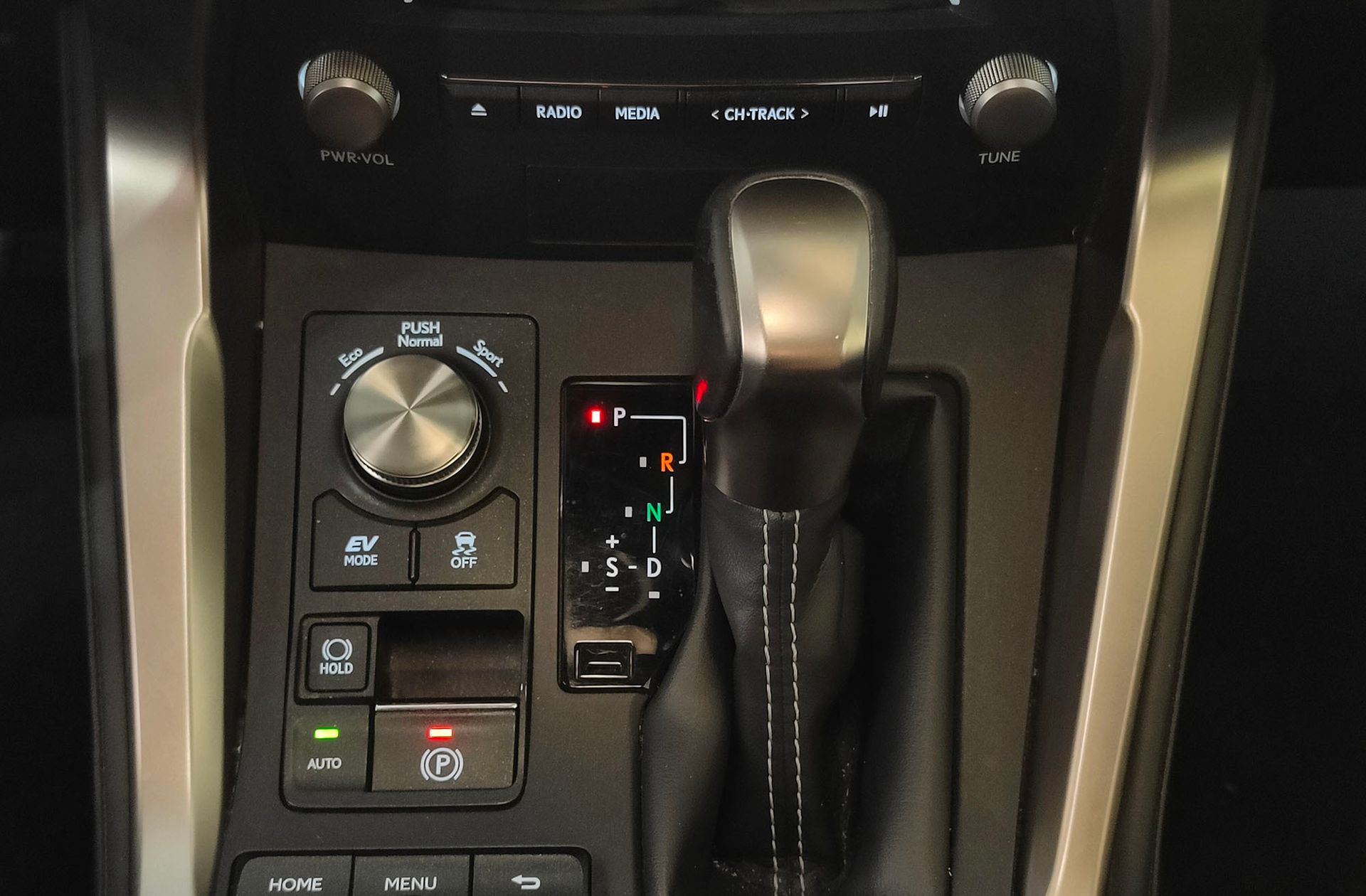 Lexus NX 300h Business Navigation 2WD - foto 5