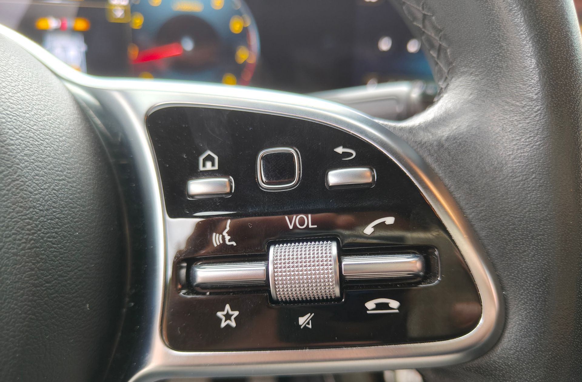 Mercedes-Benz CLA 180 - foto 29