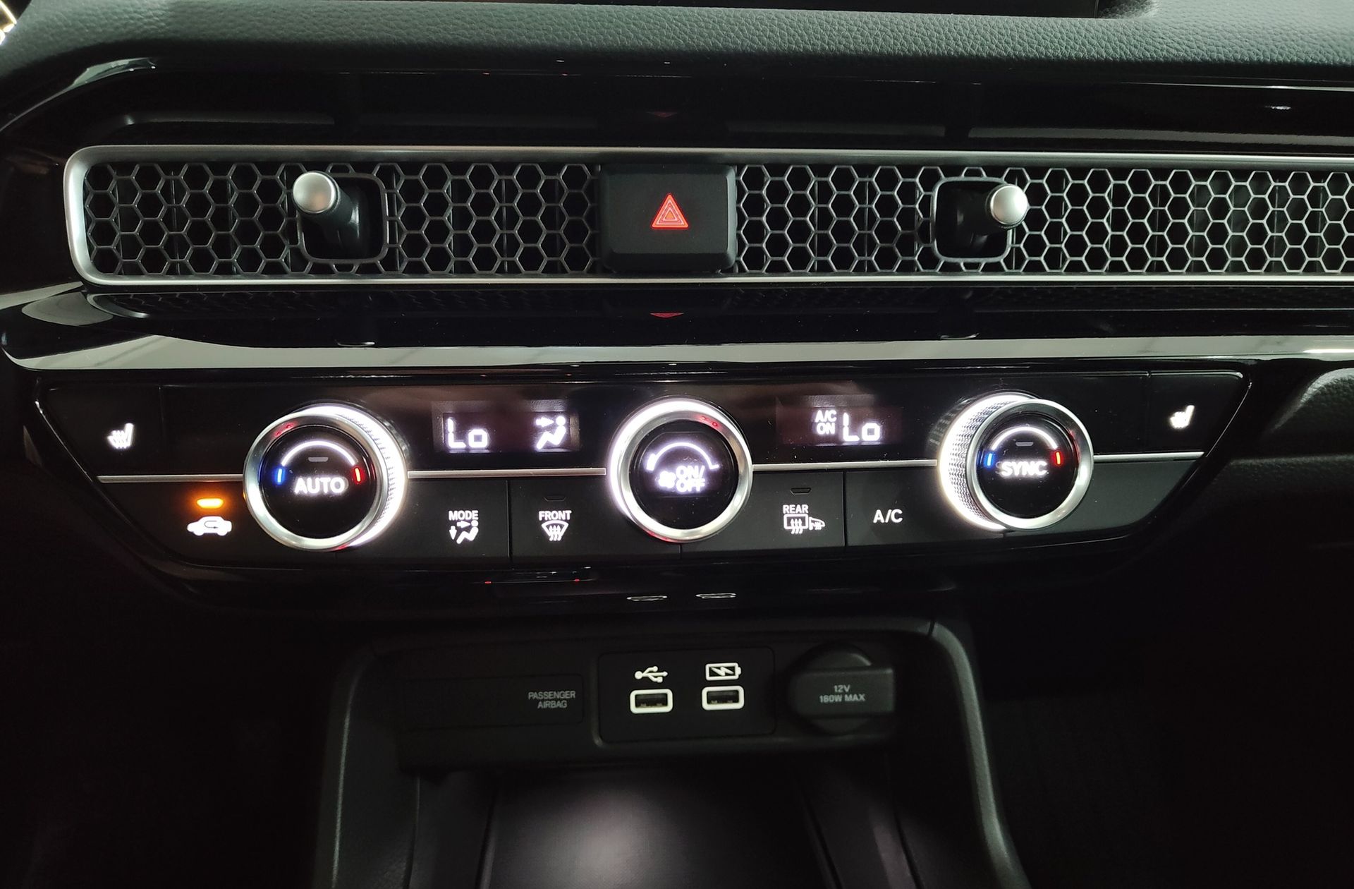 Honda Civic 2.0 i-MMD Elegance CVT - foto 31