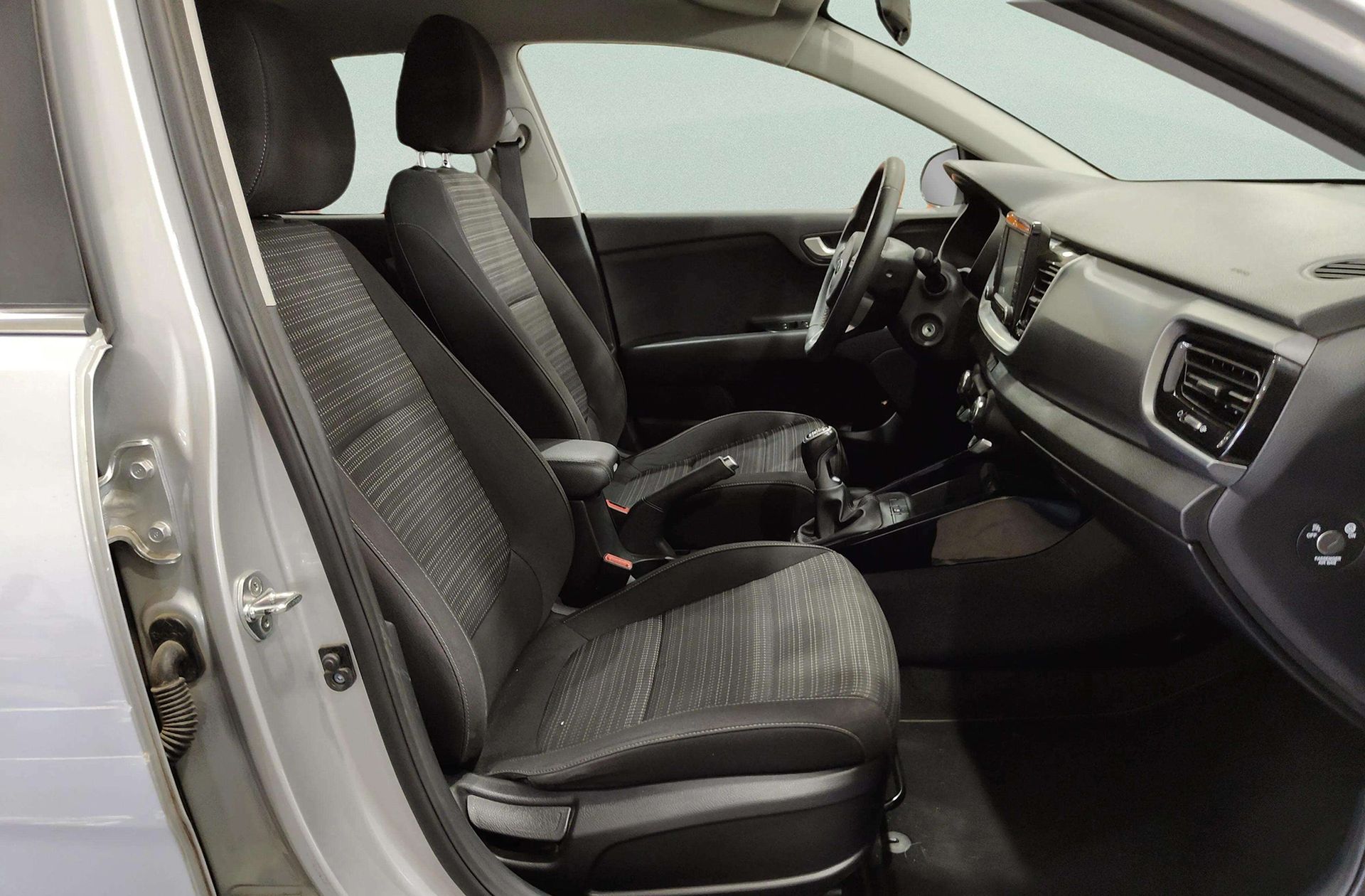 Kia Stonic 1.0 T-GDi Eco-Dynamic Drive - foto 17