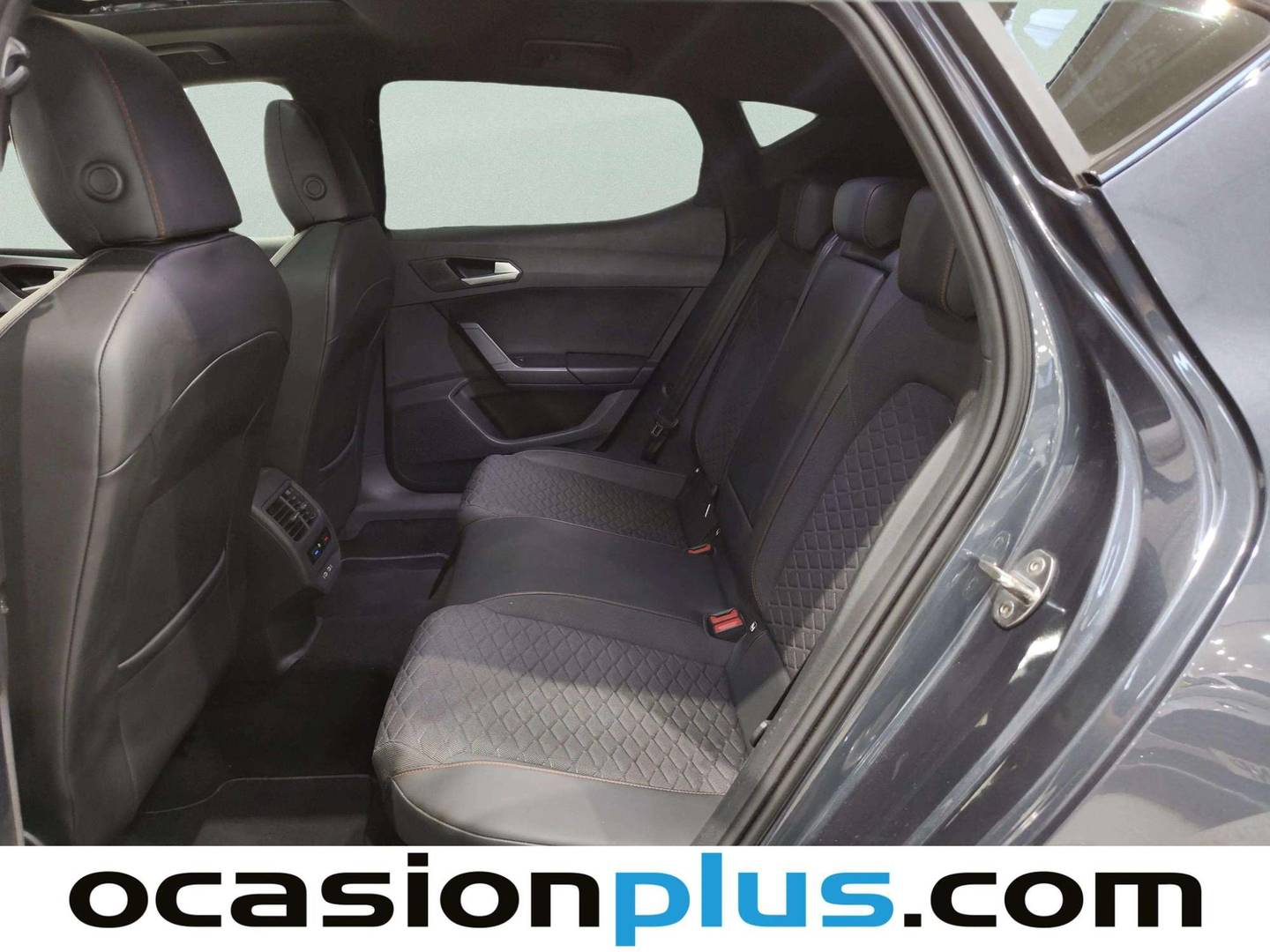 Foto asientos traseros Seat León Seat León 1.5 TSI S&S FR Go L (150 CV)