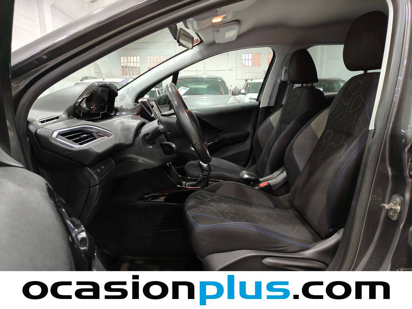 Foto asientos delanteros Peugeot 2008 Peugeot 2008 PureTech Signature (82 CV)