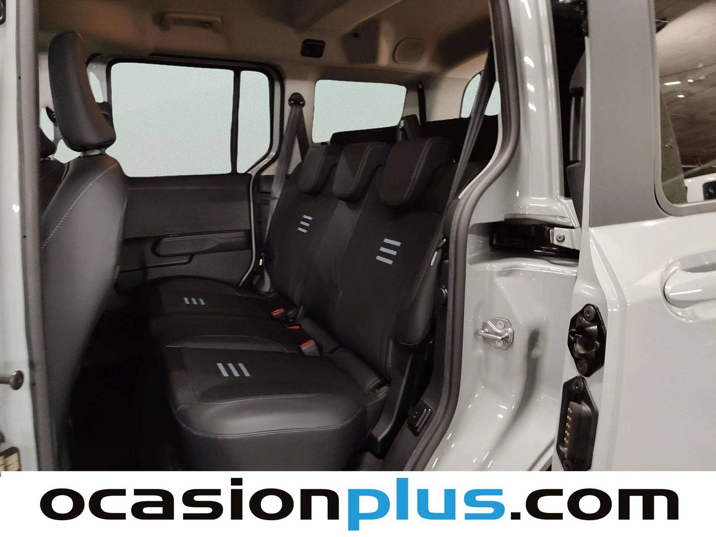 Foto asientos traseros Ford Tourneo Courier Ford Tourneo Courier Tourneo Courier 1.0 Ecoboost Active (125 CV) Camparizada