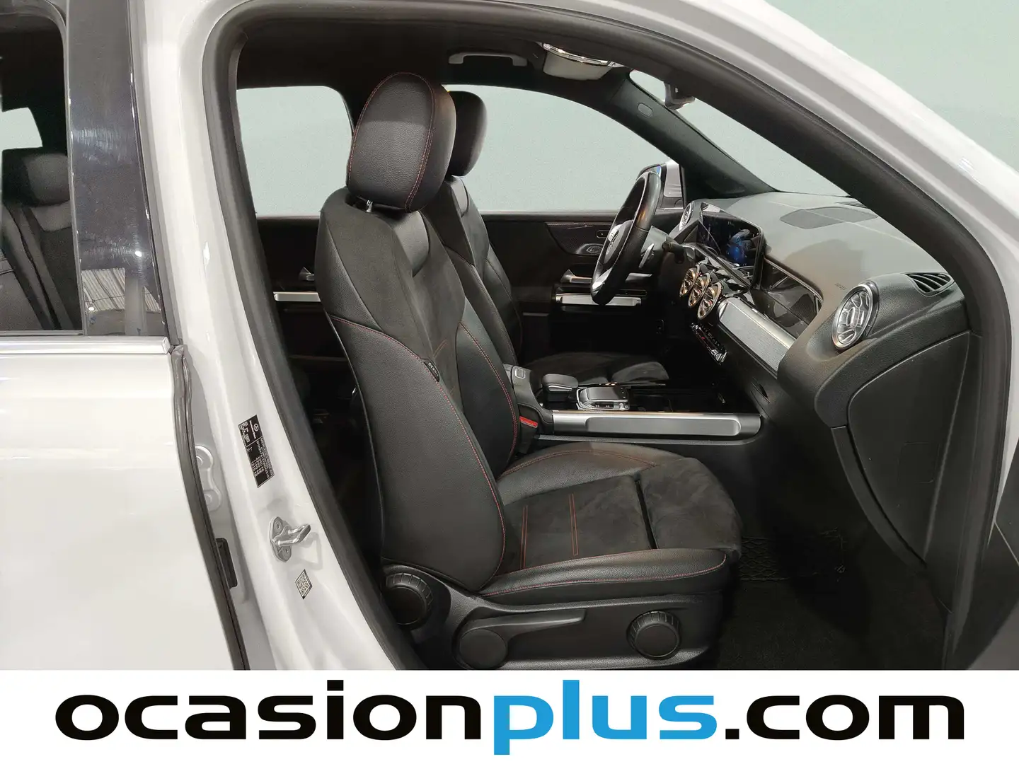 Foto Mercedes GLB Mercedes-Benz GLB 200 d (150 CV) Pack AMG 7 Plazas