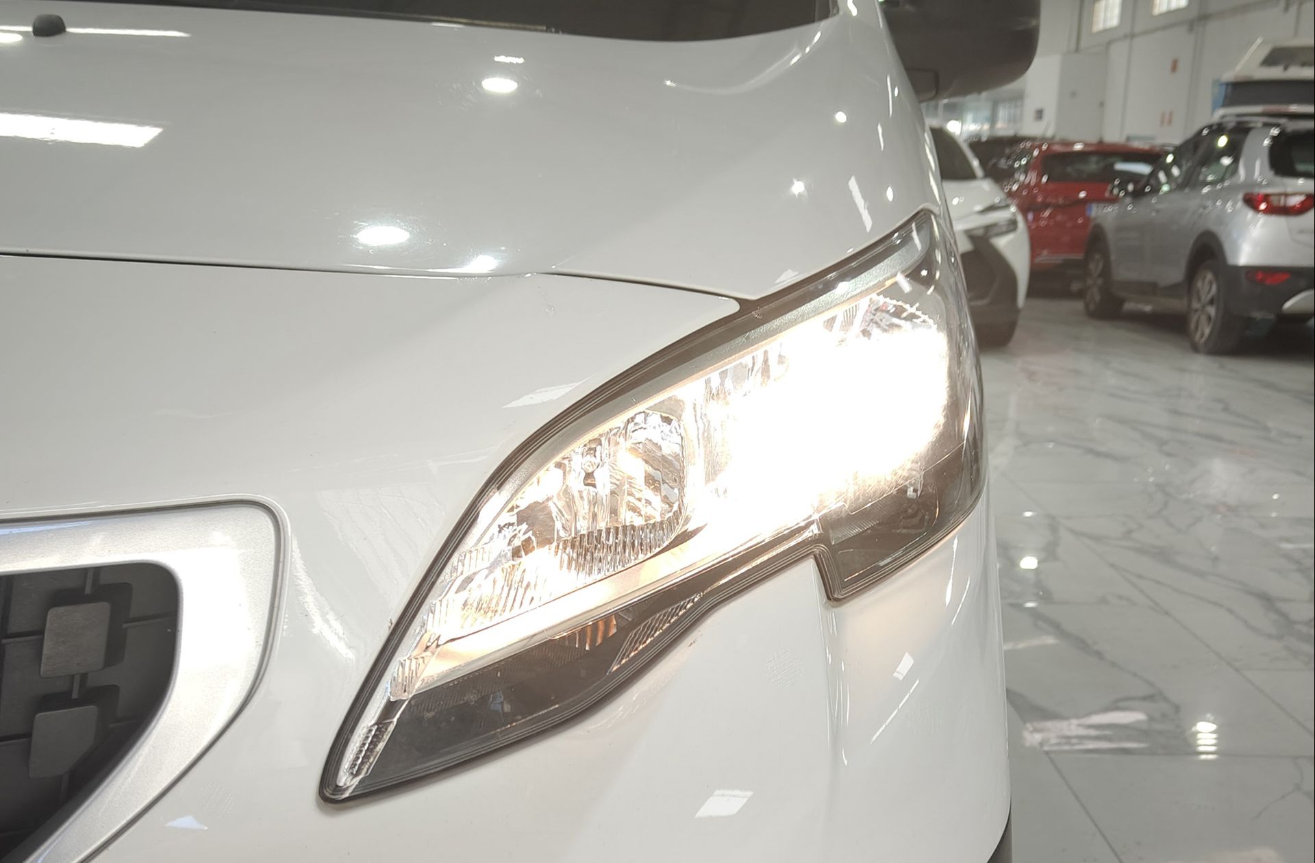 Peugeot Expert Furgon BlueHDi 120 Pro Standard - foto 14