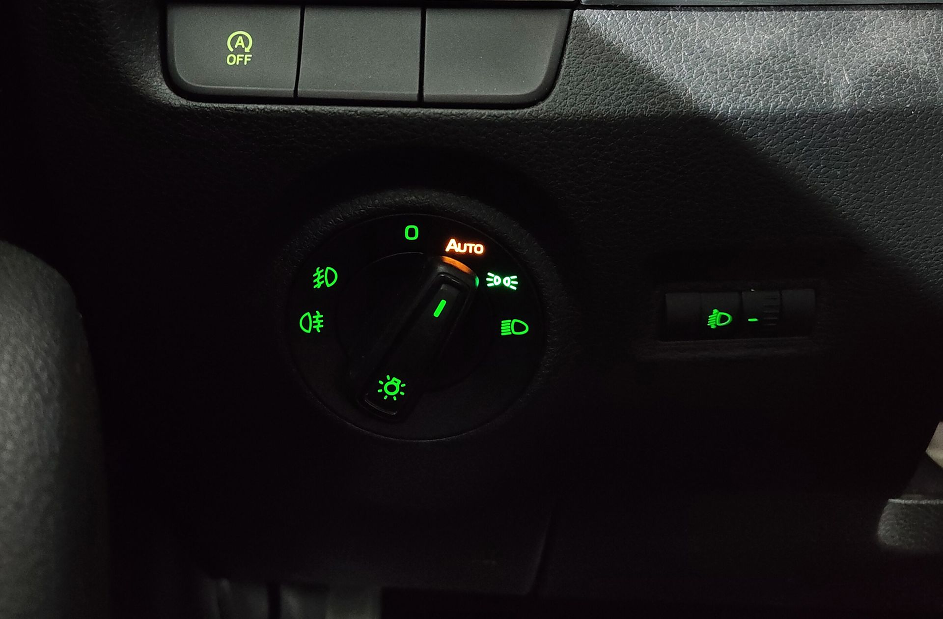 Škoda Fabia 1.2 TSI Like - foto 24