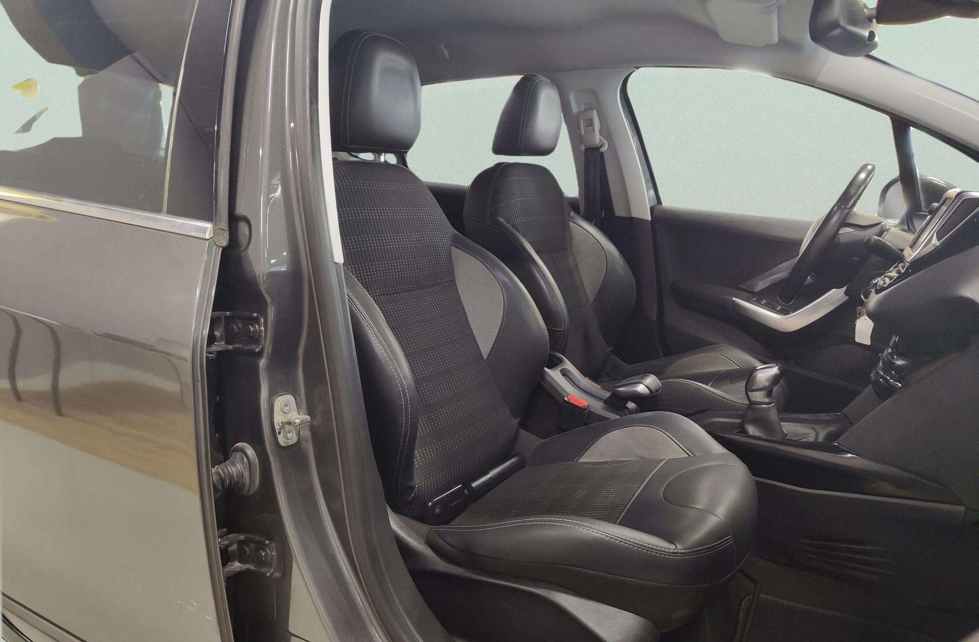 Peugeot 2008 BlueHDi 100 Allure - foto 19
