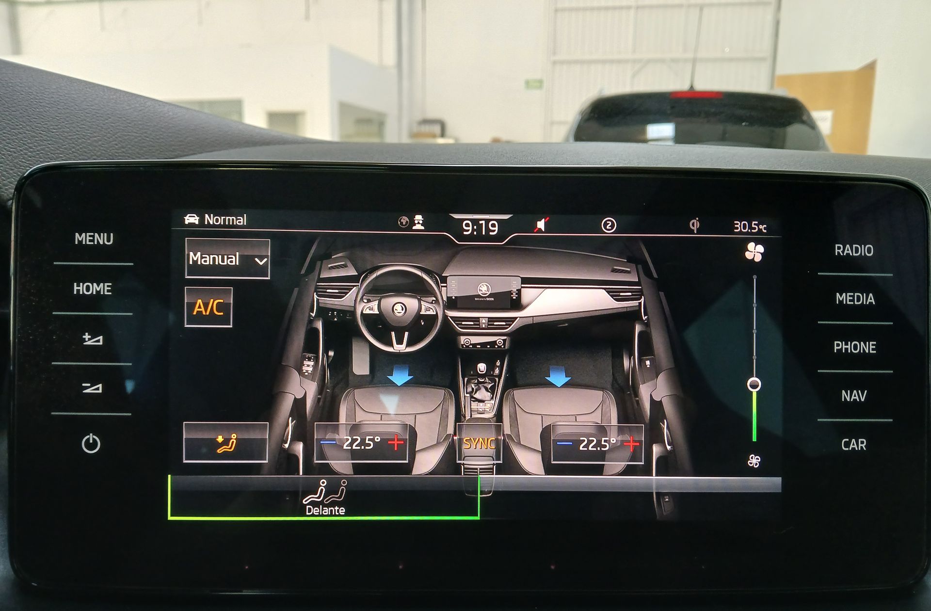 Škoda Kamiq 1.0 TSI Sport - foto 32