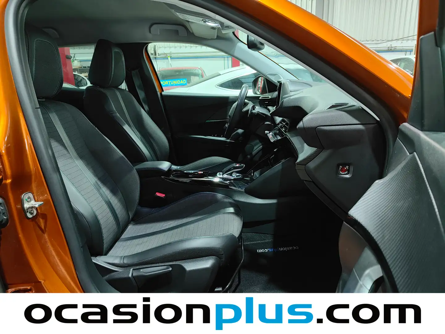 Foto Peugeot 2008 Peugeot 2008 PureTech 130 S&S Allure EAT8 (130 CV)