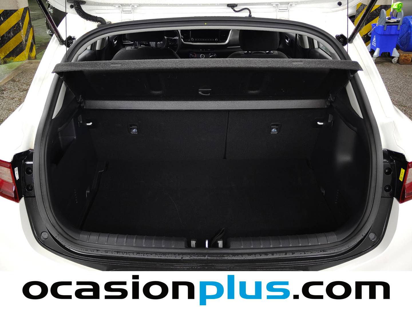 Foto asientos delanteros KIA Stonic KIA Stonic 1.0 T-GDi MHEV MT Concept (100 CV)