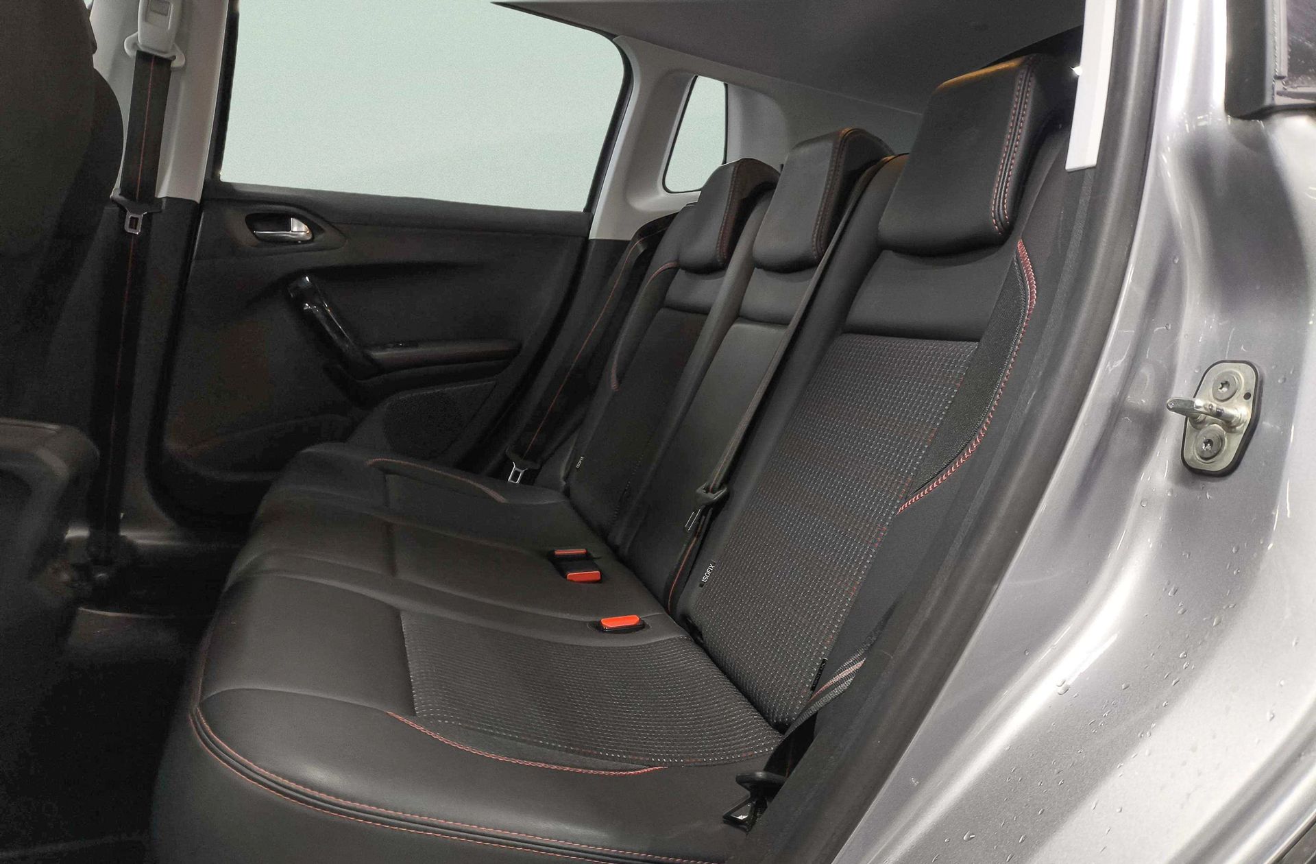 Peugeot 2008 PureTech 110 GT Line - foto 13