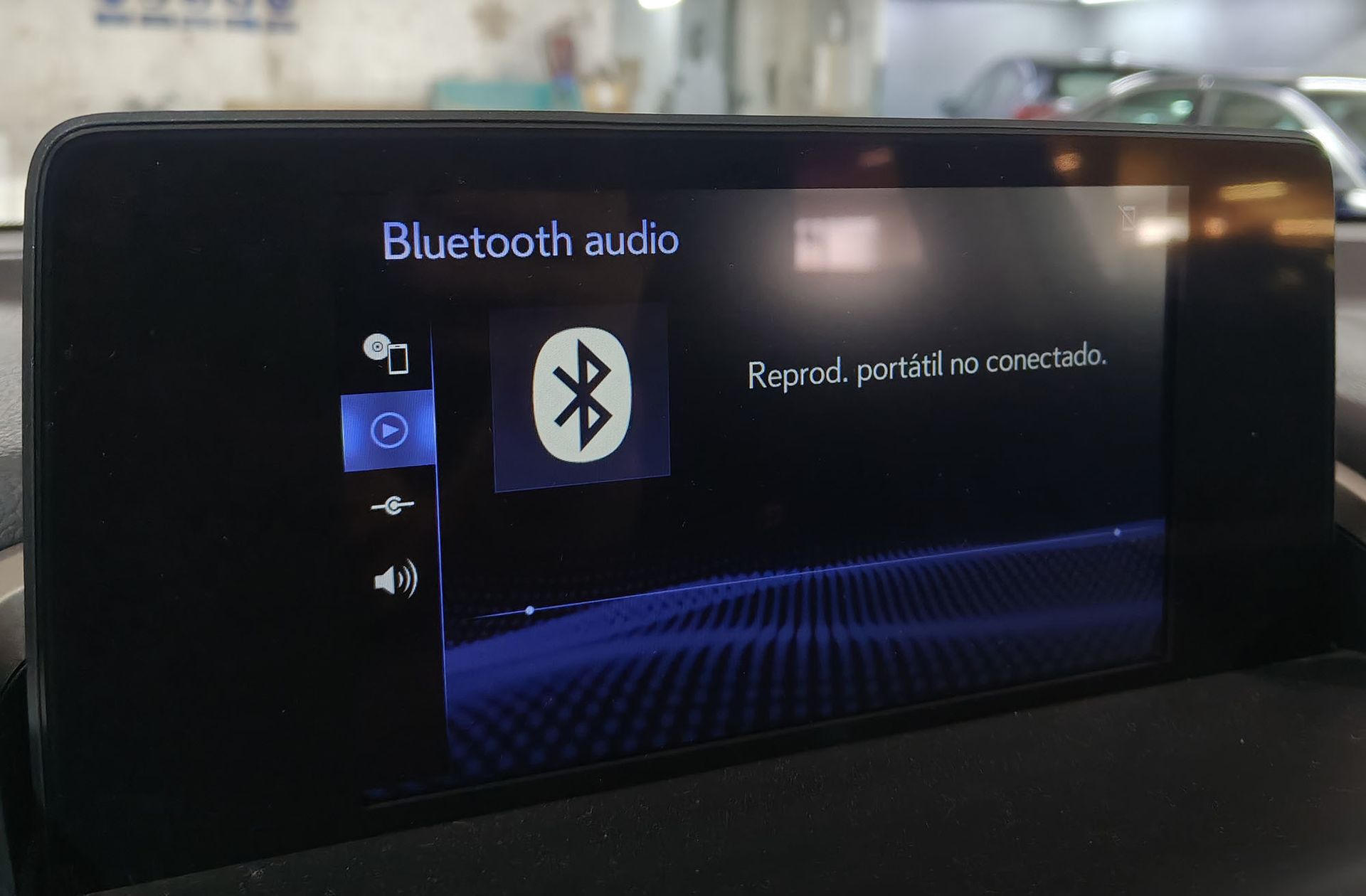Lexus NX 300h Premium 2WD - foto 38