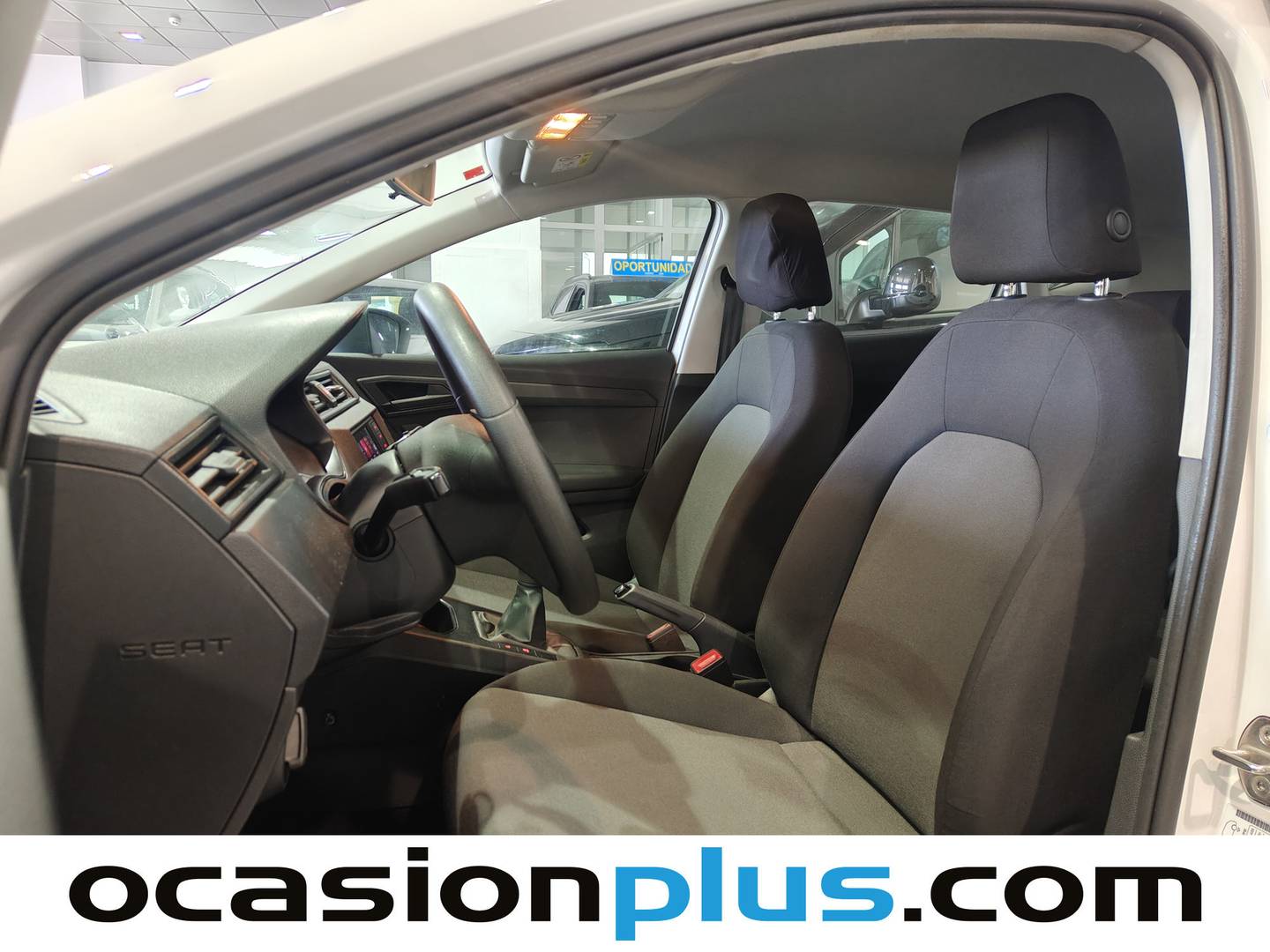 Foto asientos delanteros Seat Ibiza Seat Ibiza 1.0 MPI Reference Plus (80 CV)