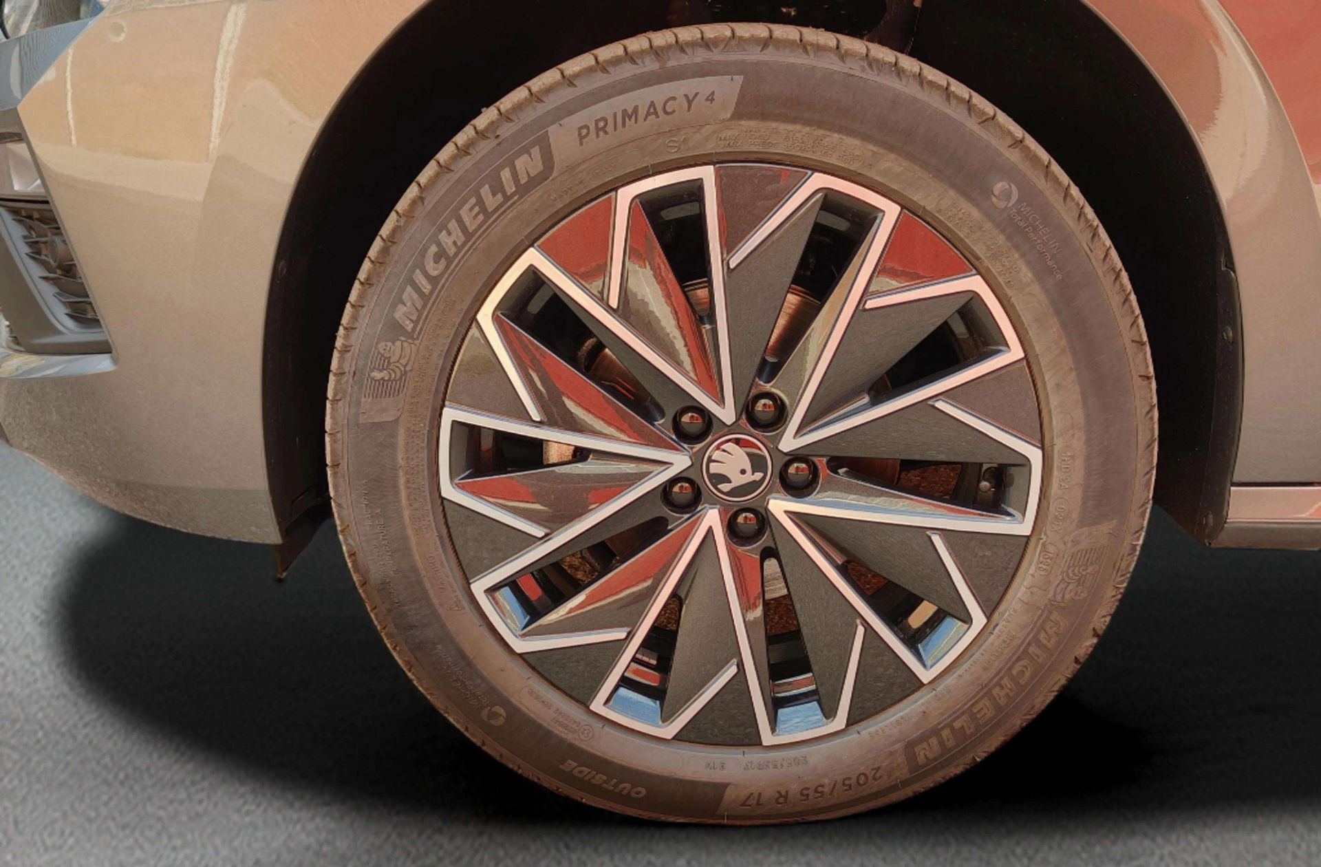 Škoda Kamiq 1.0 TSI Selection DSG - foto 34