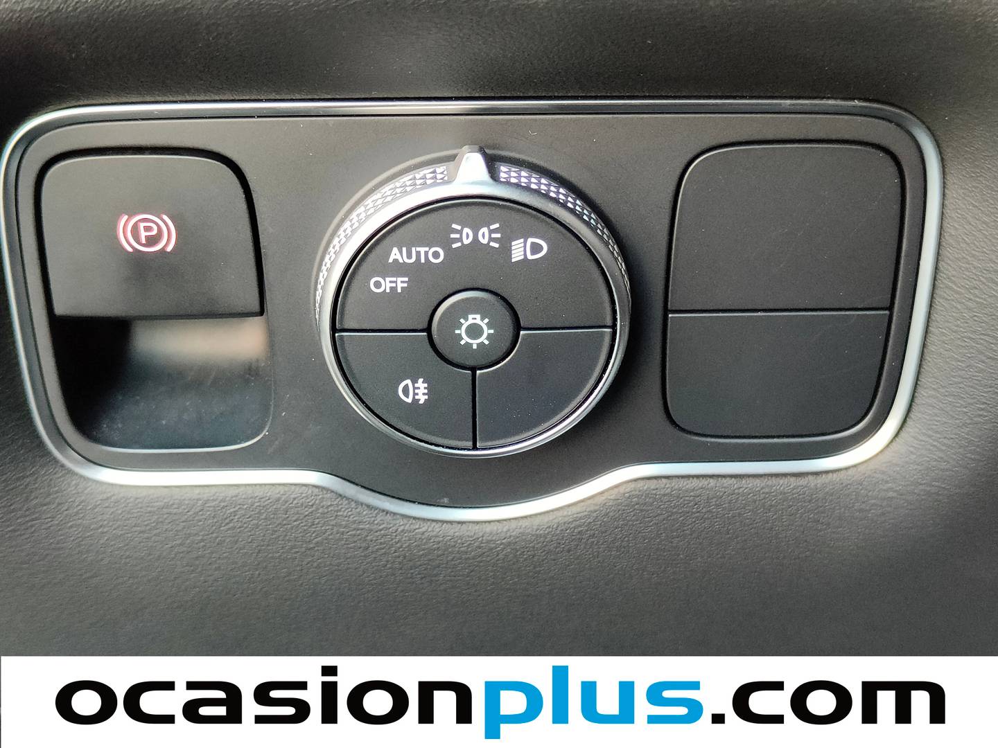 Acabados EBRO S800 EBRO S800 1.6 TGDI Premium DCT (147 CV) 7 Plazas