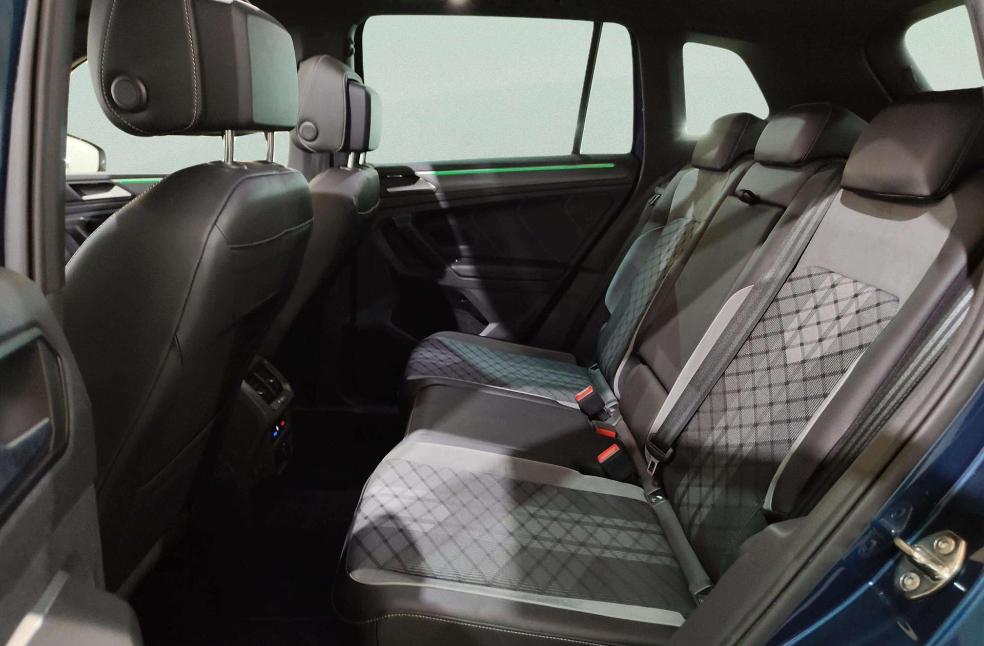 Volkswagen Tiguan R-Line 2.0 TDI DSG - foto 15