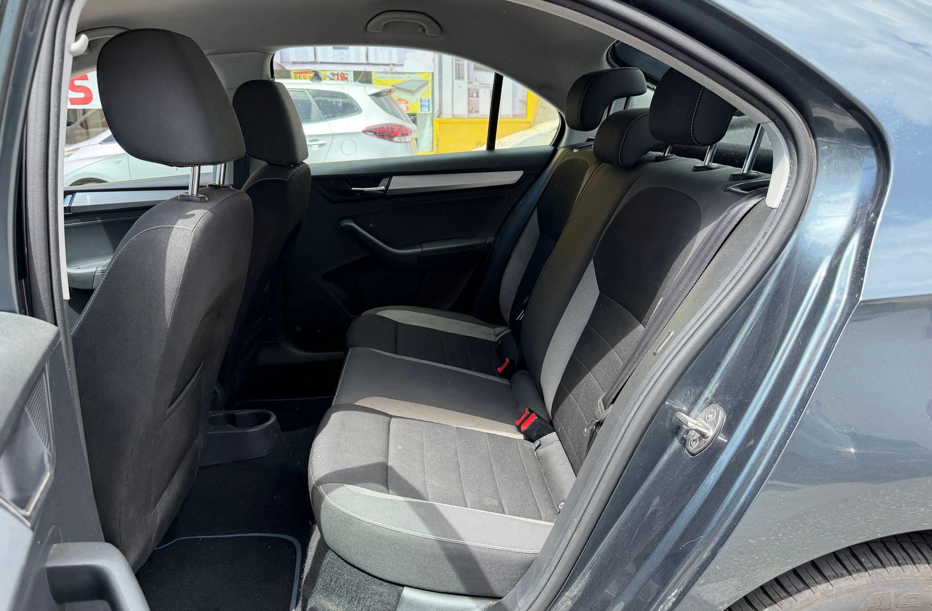 Škoda Rapid 1.0 TSI Ambition - foto 10