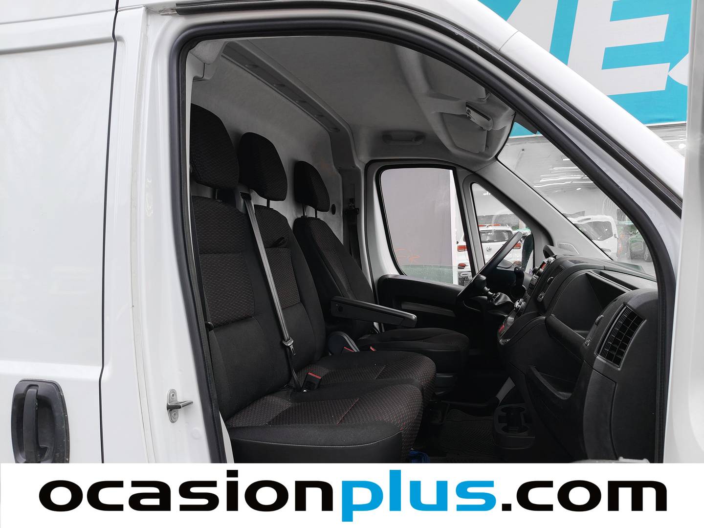 Foto Peugeot Boxer Peugeot Boxer Furgon BlueHDi 140 S&S 335 L3H2 (140 CV)