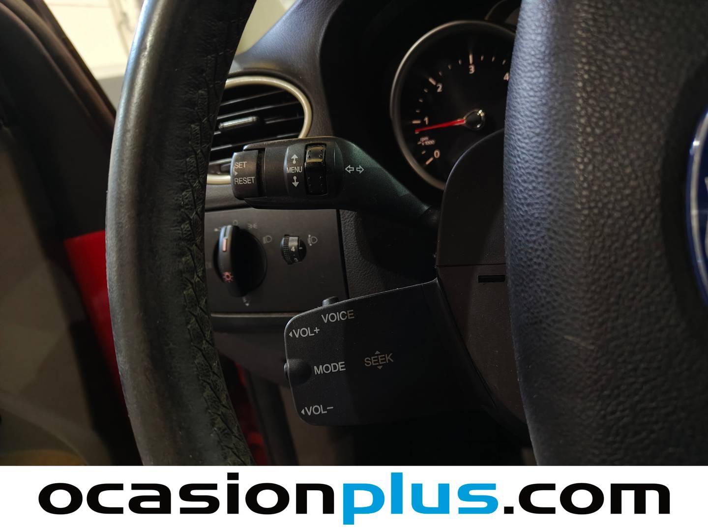 Extras y acabados del Ford Focus Ford Focus 1.6 TDCI Titanium (90 CV)