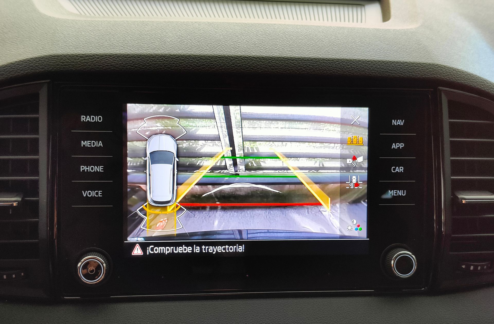 Škoda Karoq 1.5 TSI ACT Sportline DSG - foto 8