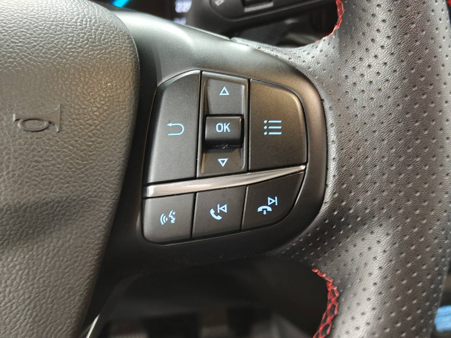 Foto Ford Focus Ford Focus 1.0 Ecoboost MHEV ST-Line (125 CV)